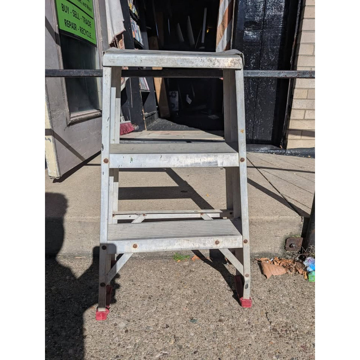 3 Step Ladder / Silver