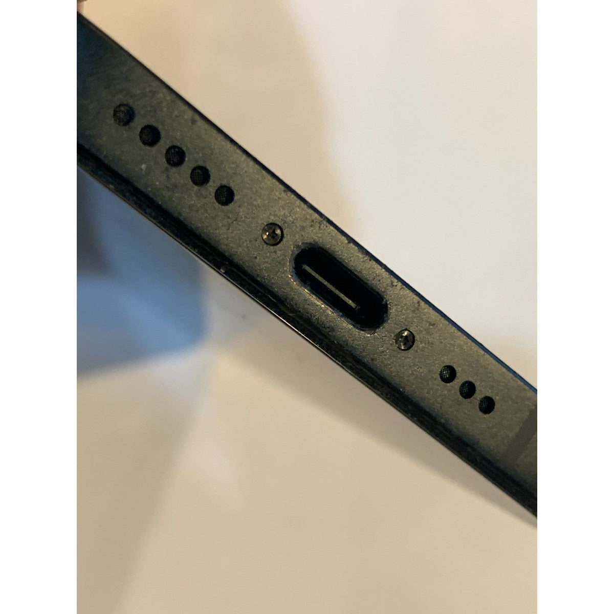 Apple iPhone 16e 128GB Black Cricket Wireless MD0D4LL/A