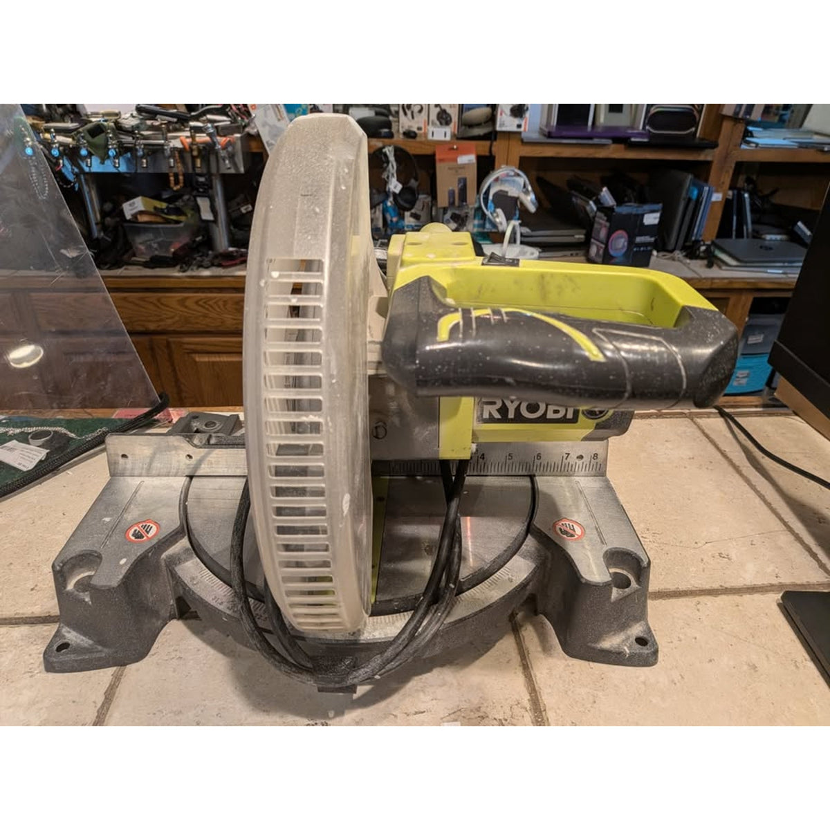 Ryobi Miter Saw / TS1346 / 120 V -- 60 Hz