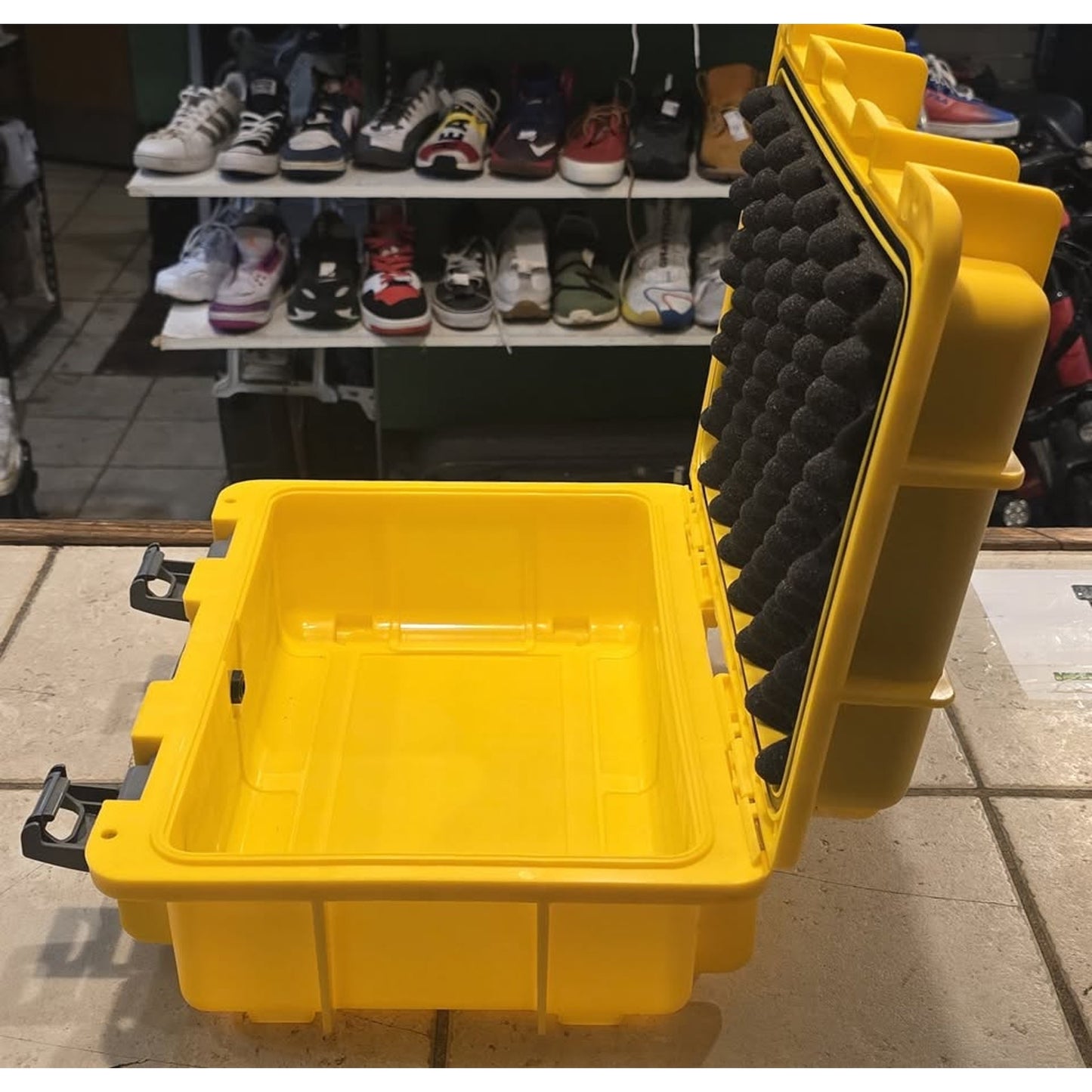 Invicta 8 Slot Hard Carry Case.