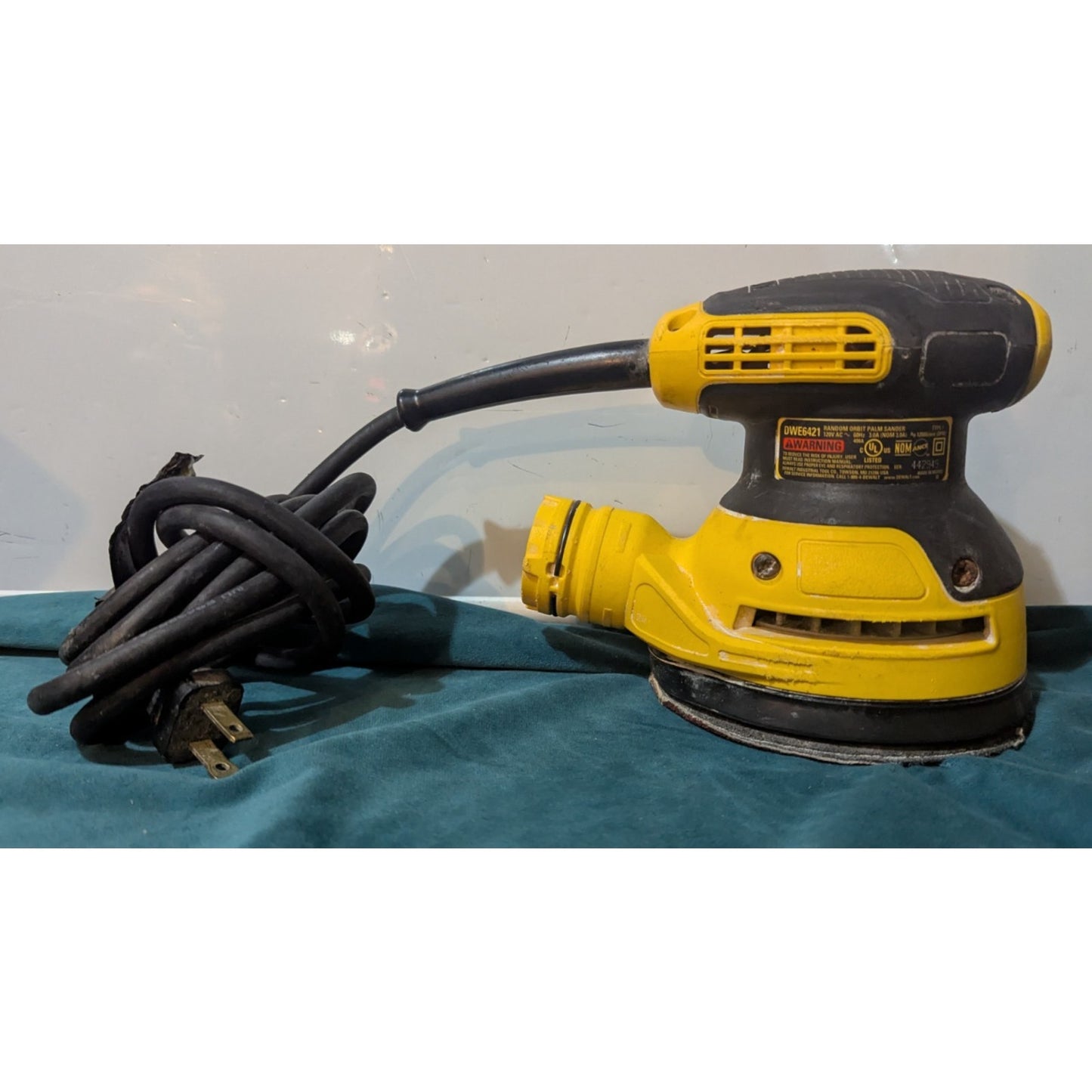 Dewalt 3 Hook & Loop Random Orbital Sander