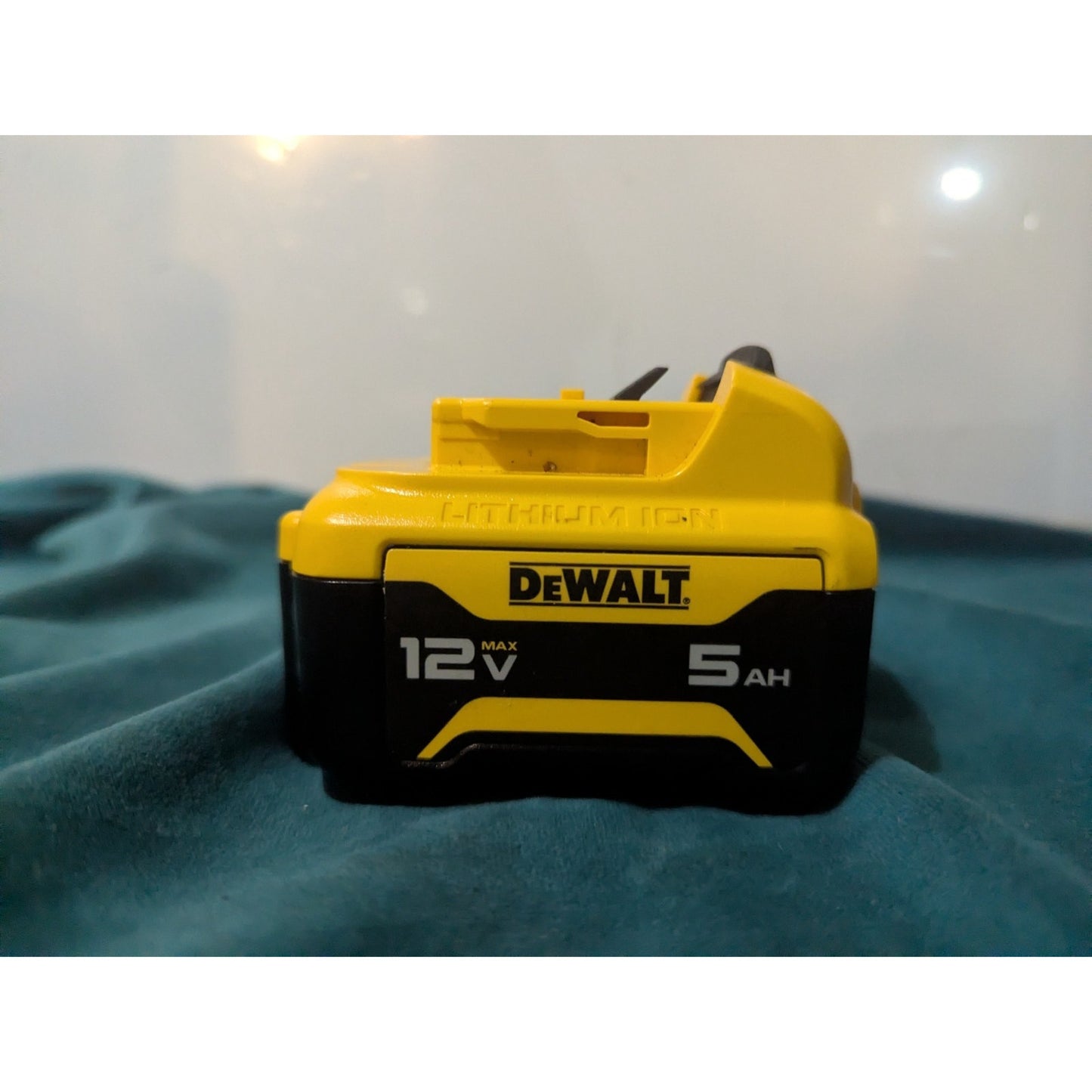 DEWALT DCB126 12V MAX* 5.0Ah Lithium Ion Battery