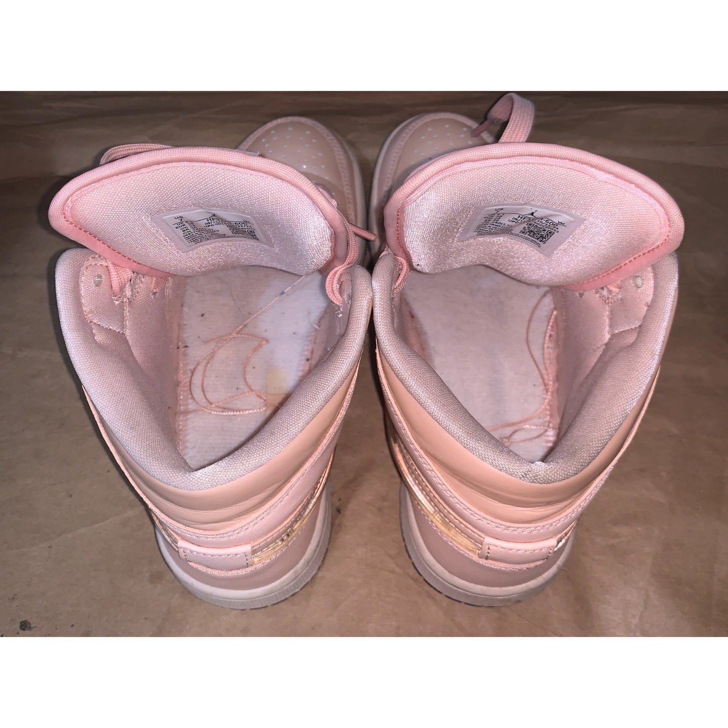Nike Air Jordan 1 Mid Valentines Day Womens Size 7 Pink Athletic Shoes Sneakers