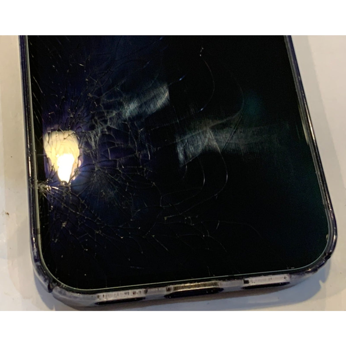 Google Pixel 10 GLBW0 Xfinity 128GB Obsidian (CRACKED SCREEN!!)