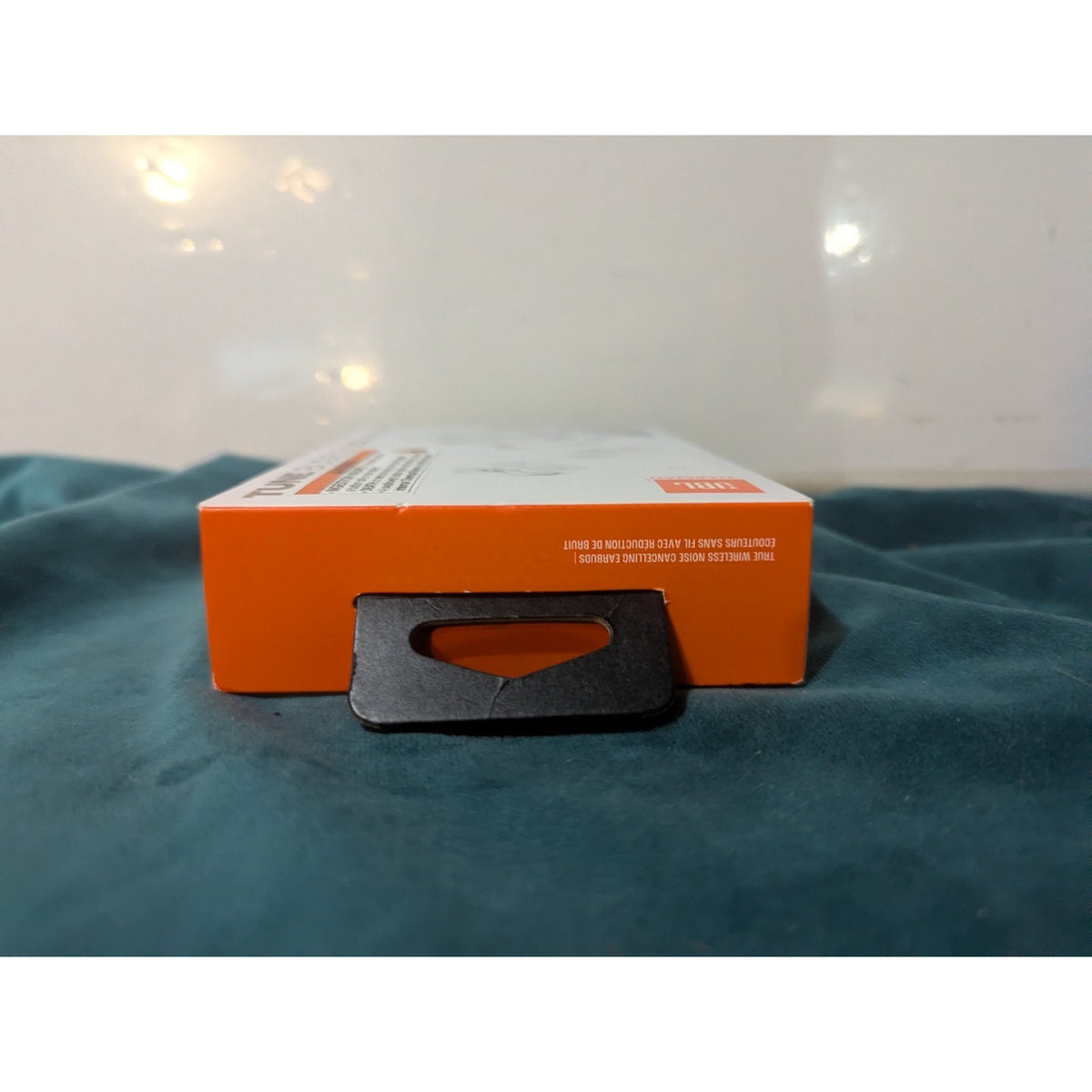 JBL Tune Buds 2 Wireless Headphoes - White