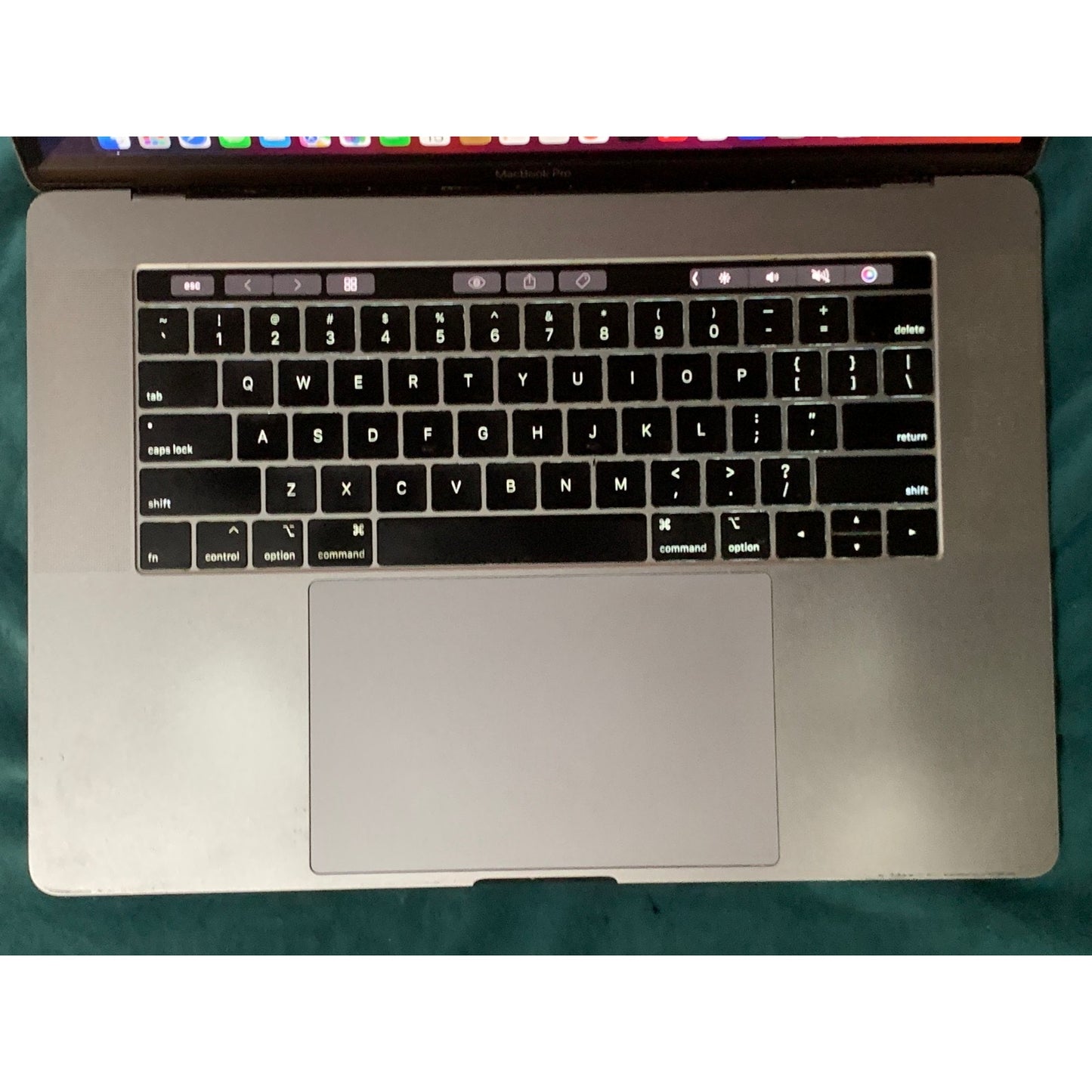 2018 Apple MacBook Pro 15" i7 2.8GHz 16GB RAM 512GB SSD Silver A1990