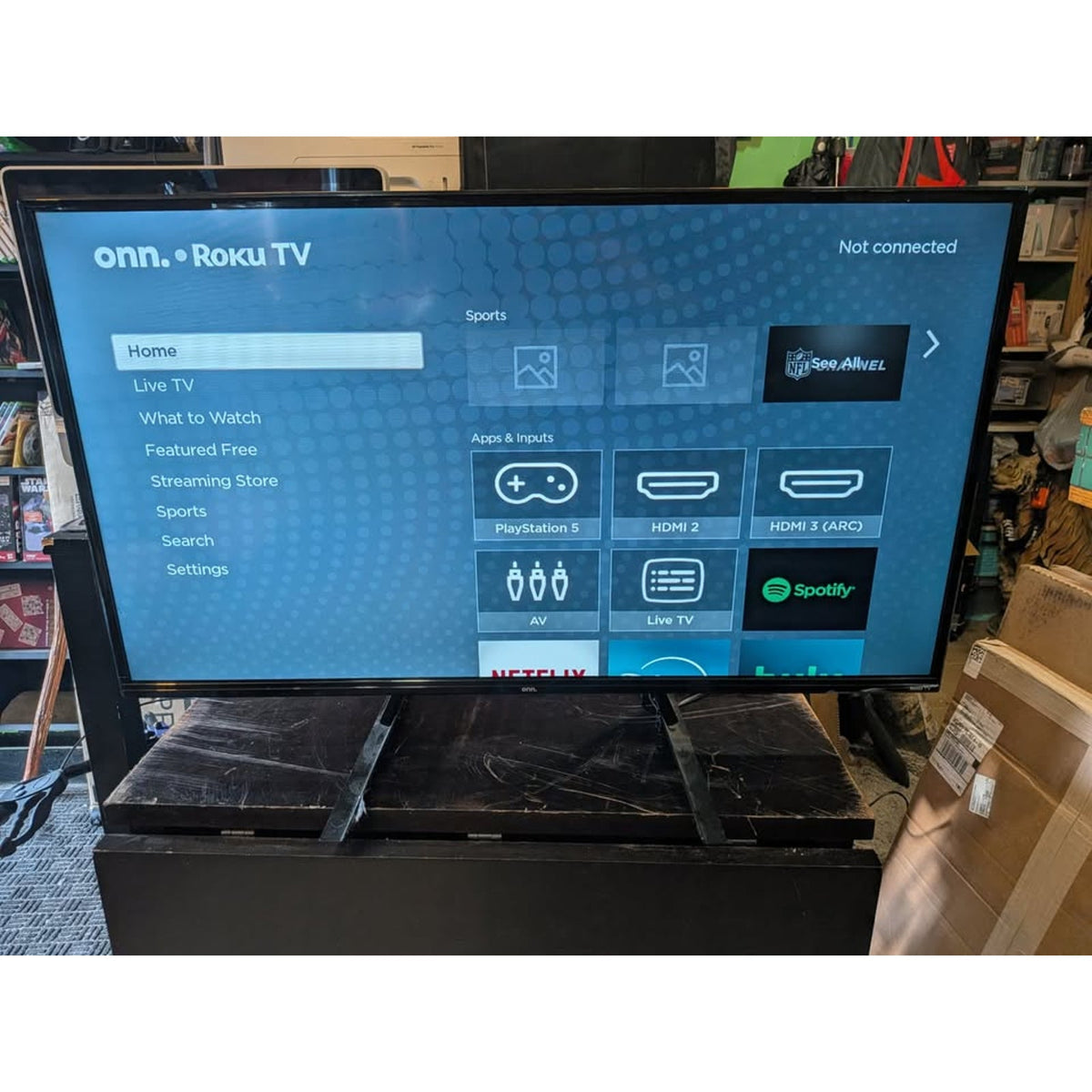 Onn. Roku 42" LED TV / 10068372
