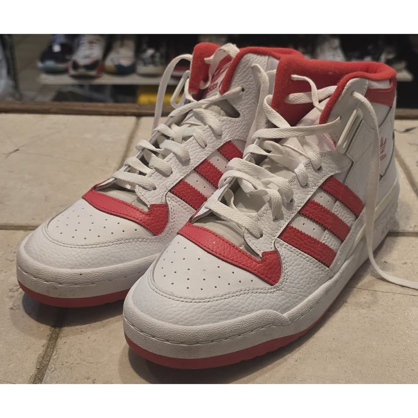 Adidas White w/ Red Stripes High Top / 11M / EVH 791004 /