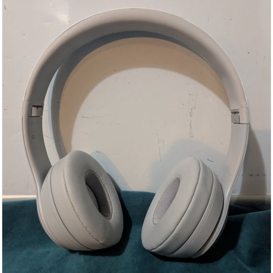 Beats Solo 4 True Wireless Bluetooth on ear Headphones