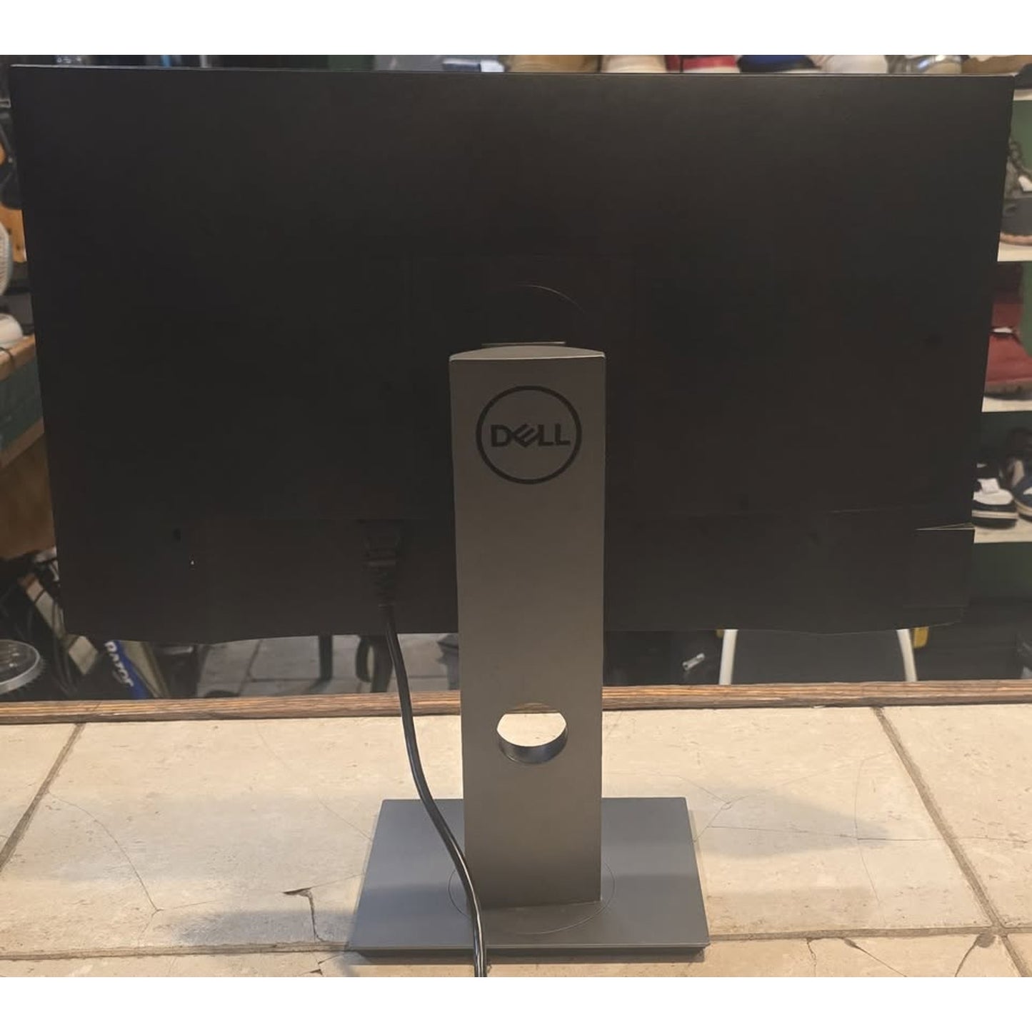 Dell 24" FHD Monitor / P2419H /