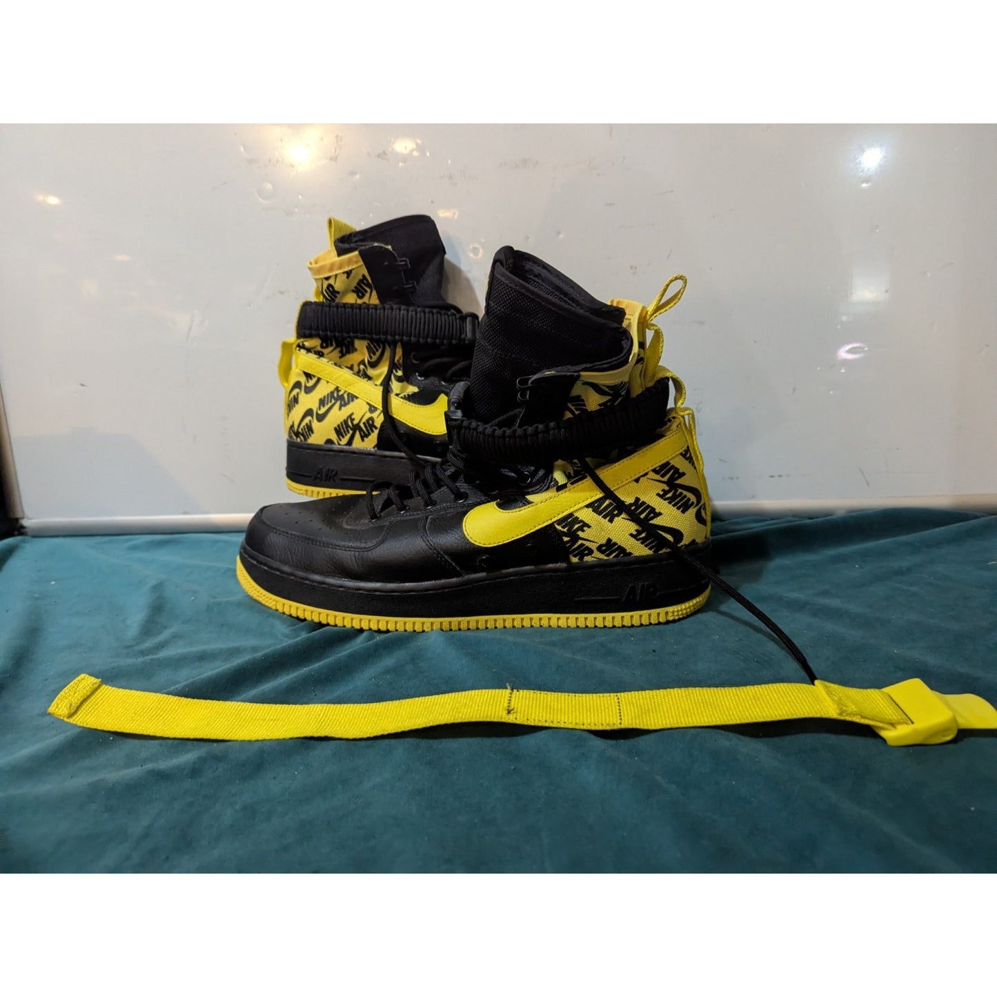 Nike SF Air Force 1 HIGH Black And Dynamic Yellow Mens Sz 11.5