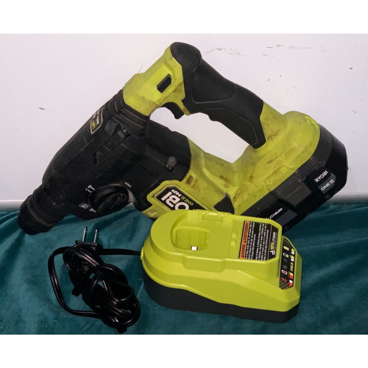 Ryobi One+ P223 18V Cordless Brushless 1" SDS-PLUS Rotary Hammer + Battery