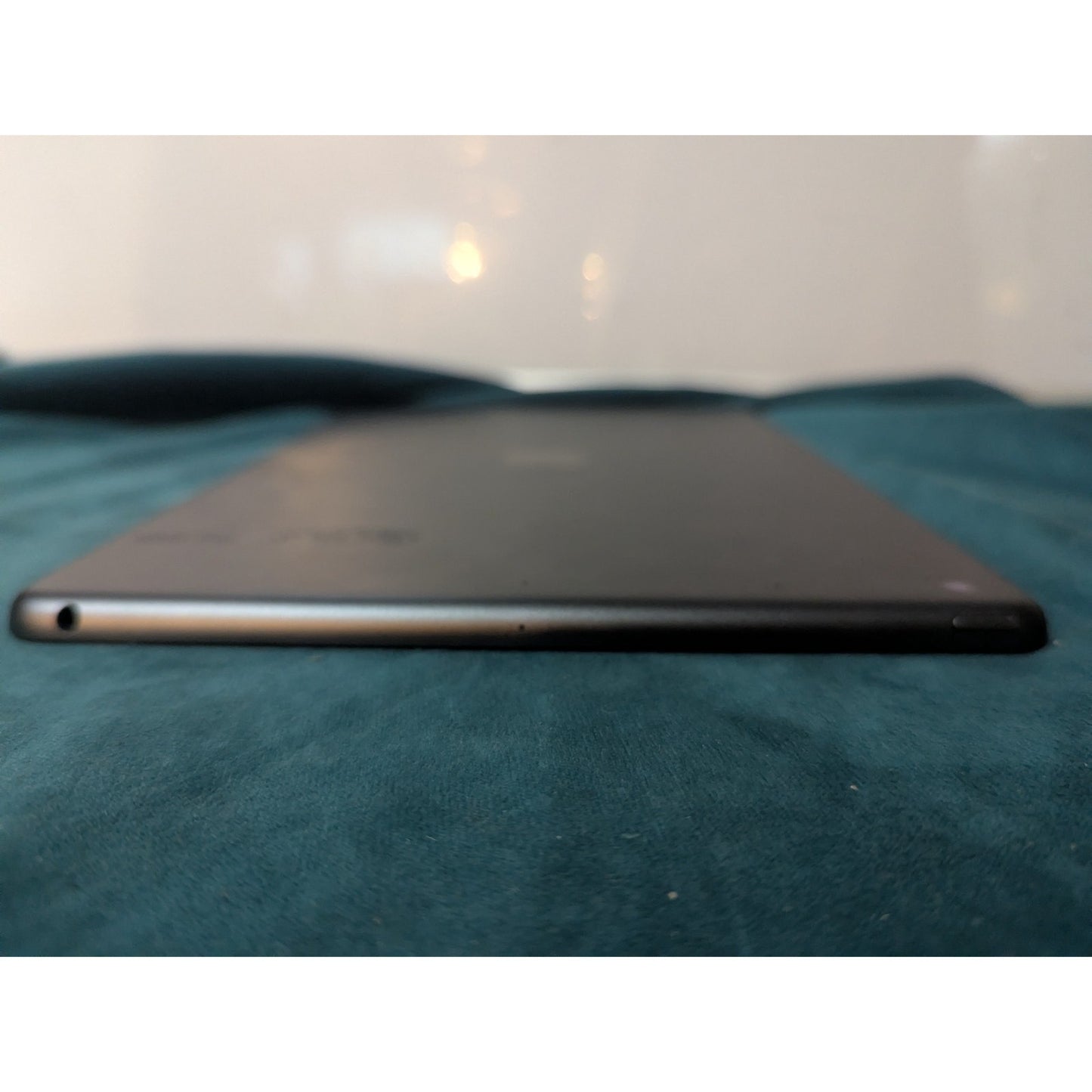 Apple Ipad 7th Gen Tablet A2197 128GB Wi-Fi Silver