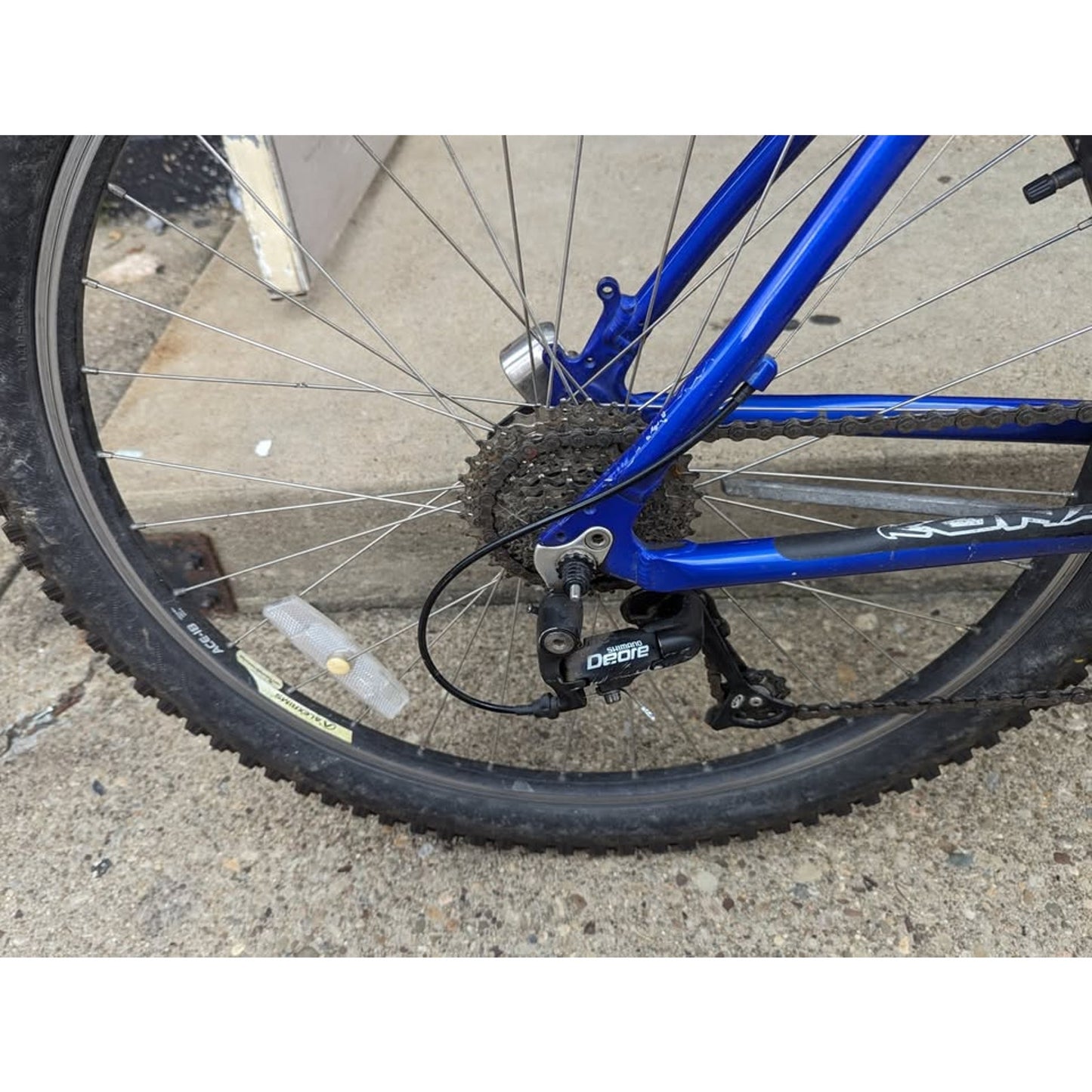 Kona Blast 20" Frame, 26" Wheels, 27 Spoeed