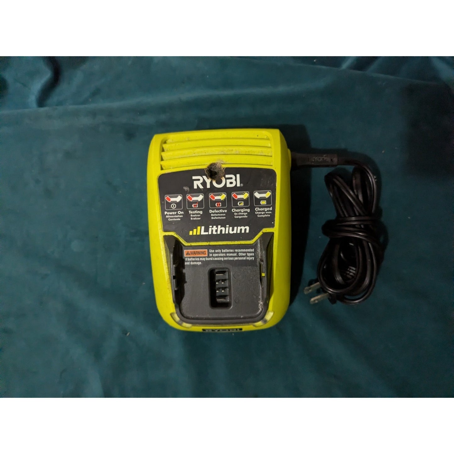 Ryobi 12V 1.5A Lithium Battery Charger with Battery (CS0839)