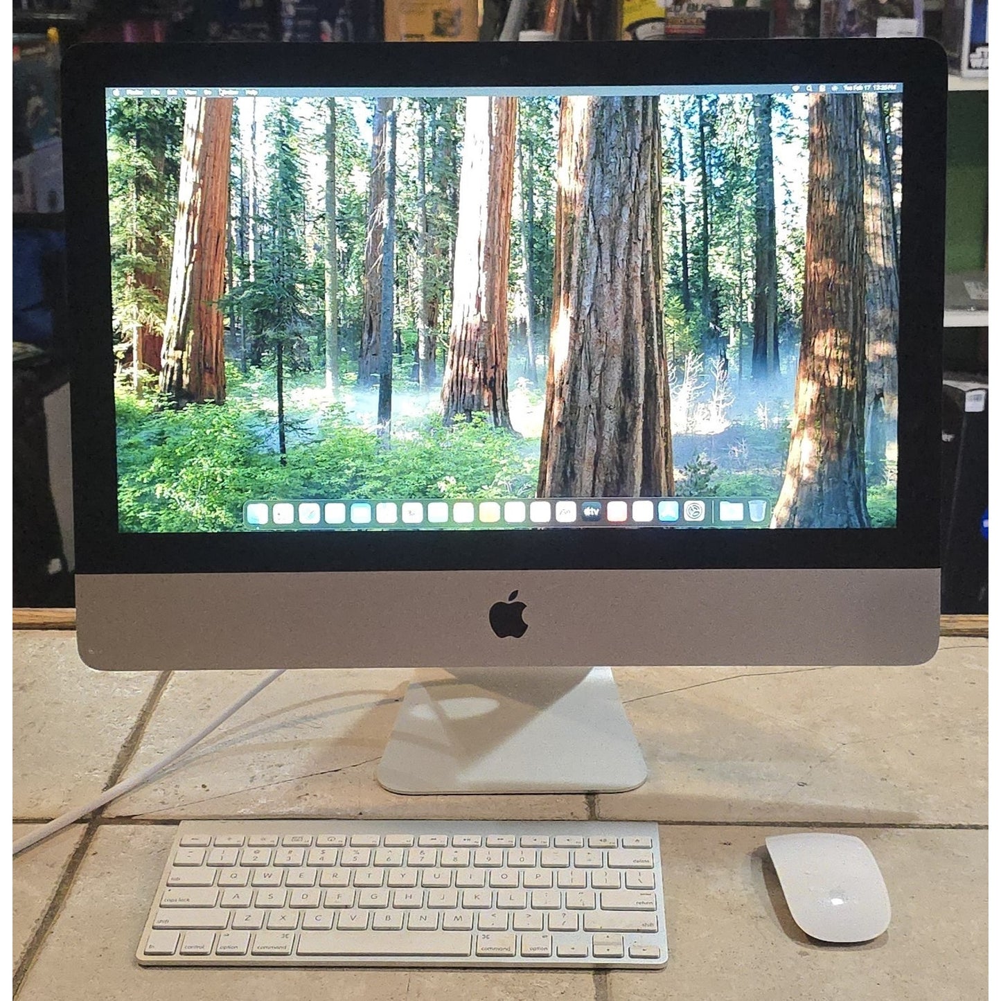 Apple iMac A2116 i3-8100 3.60GHz 8GB RAM 256GB SSD (Early 2019) Sequoia
