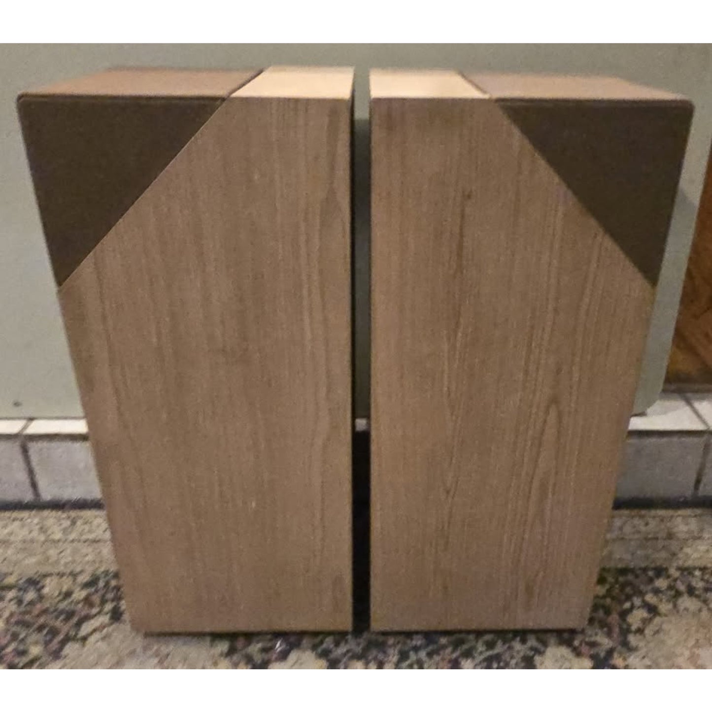 Bose 601 Series III Pair of Vintage Floor-Standing Stereo Speakers