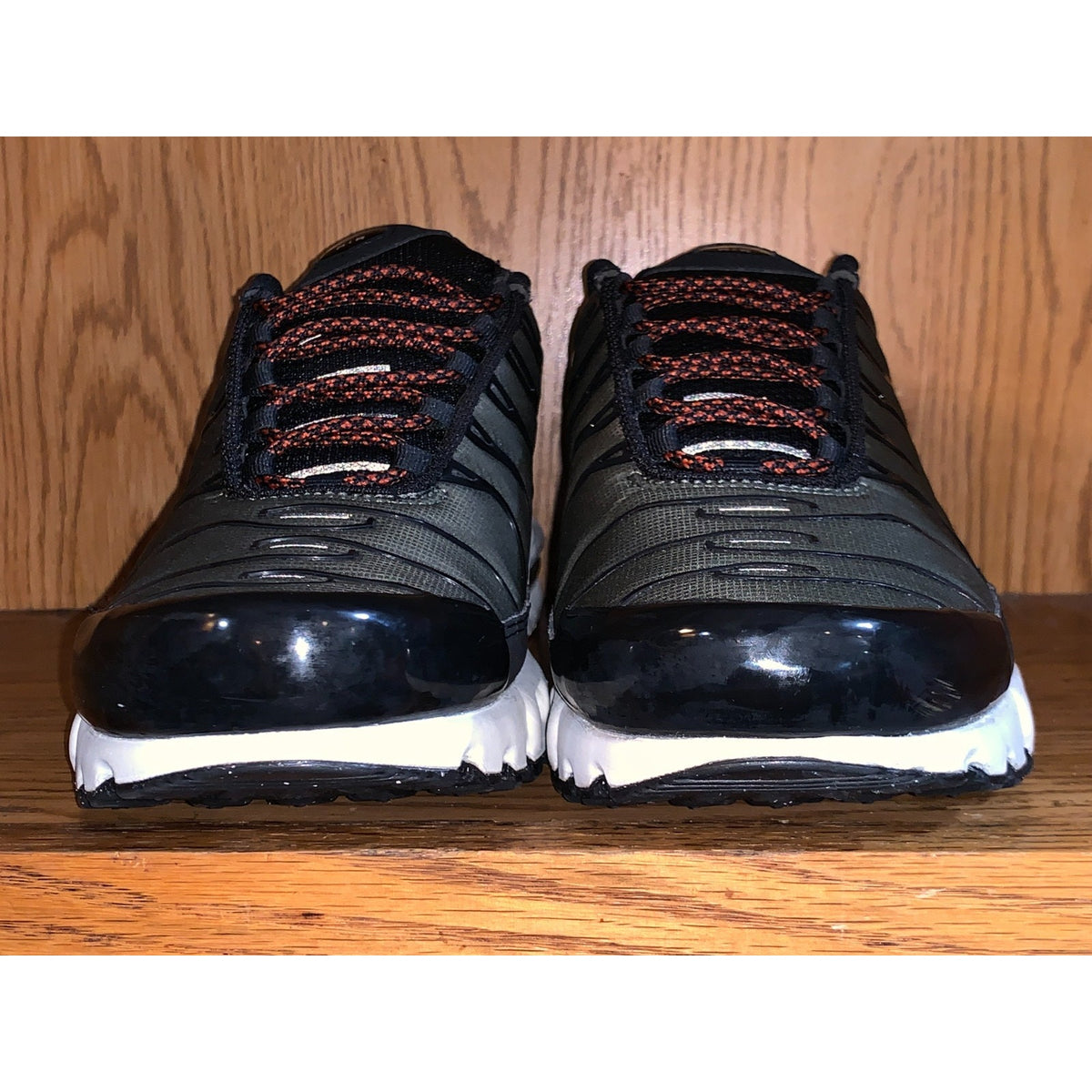Nike Air Max Plus Men's Size 10.5 Cargo Khaki Phantom Sneakers FB9722-300