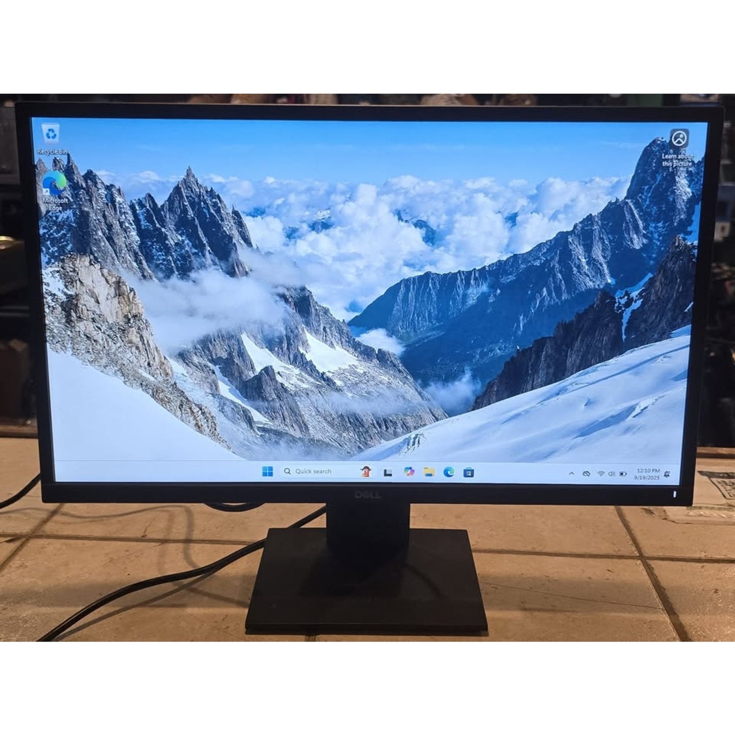 Dell 24" LCD HD 60hz Monitor / E2421HN /