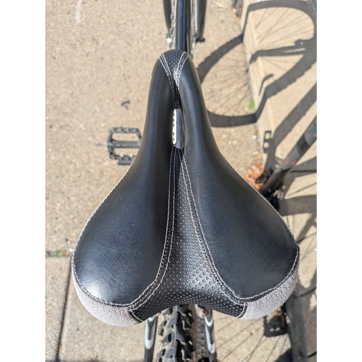 Giant Boulder / 17" Frame / 26" Wheels / 21 Speed
