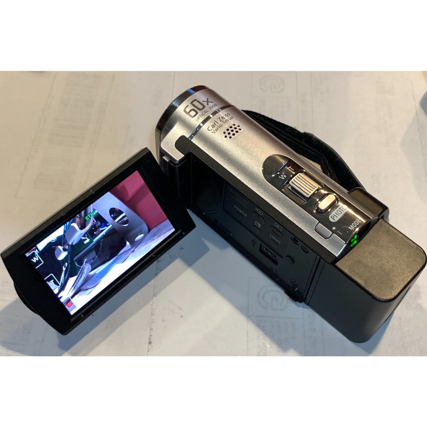 Sony DCR-SX63 Handycam Digital Video Camcorder Charger & Battery