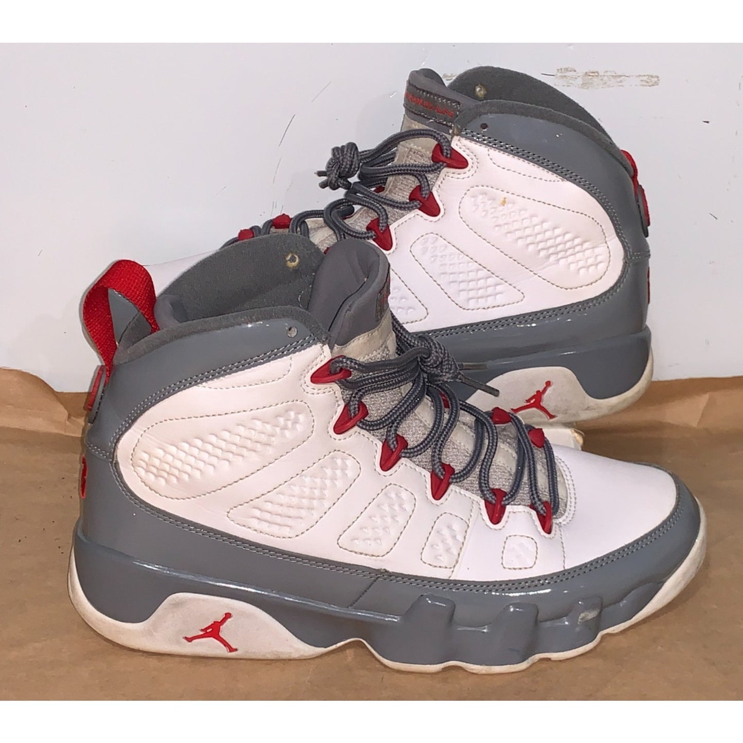 Air Jordan 9 Fire Red Retro Size 8.5 Mens White Grey Sneakers 2022 CT8019-162