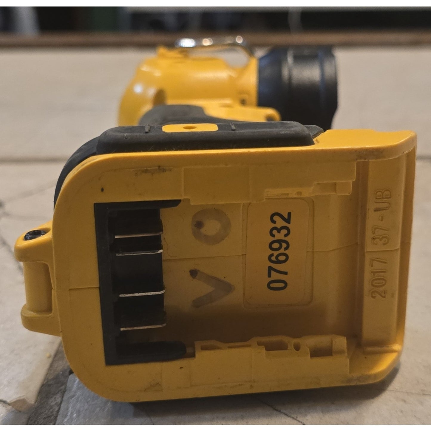 Dewalt 2-Tool 20V Combo Set / DCB200 / DCL040 / DCD780 /