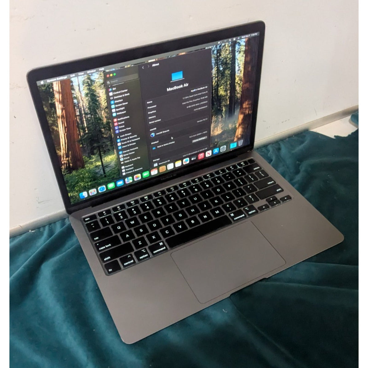 2020 Apple MacBook Air A2179 13" Intel Core I3 Iris Plus Graphics 250SSD 8Ram