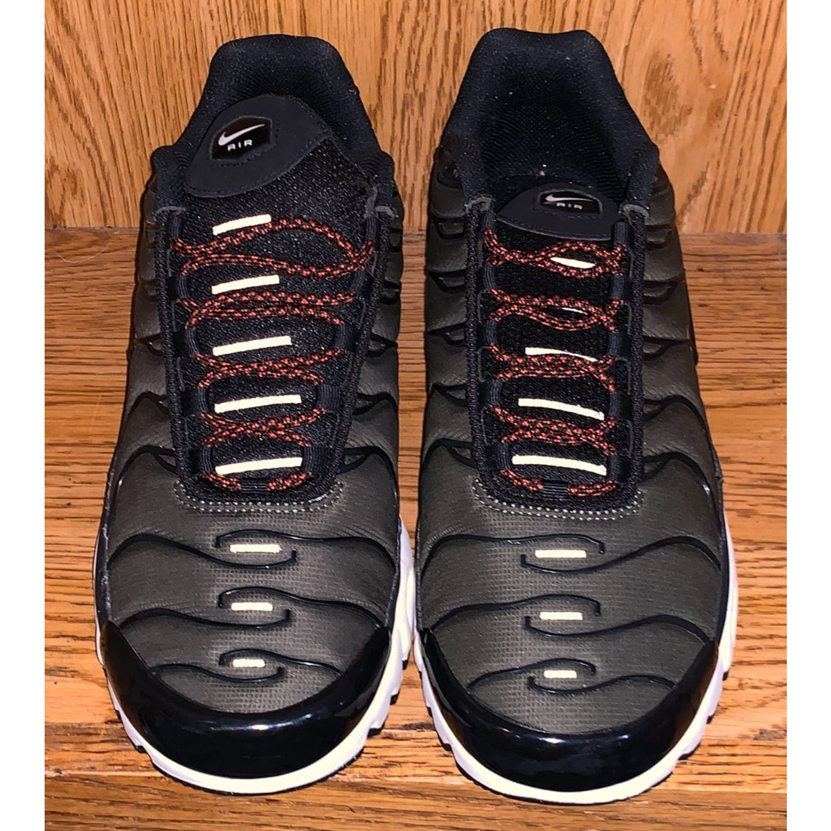 Nike Air Max Plus Men's Size 10.5 Cargo Khaki Phantom Sneakers FB9722-300