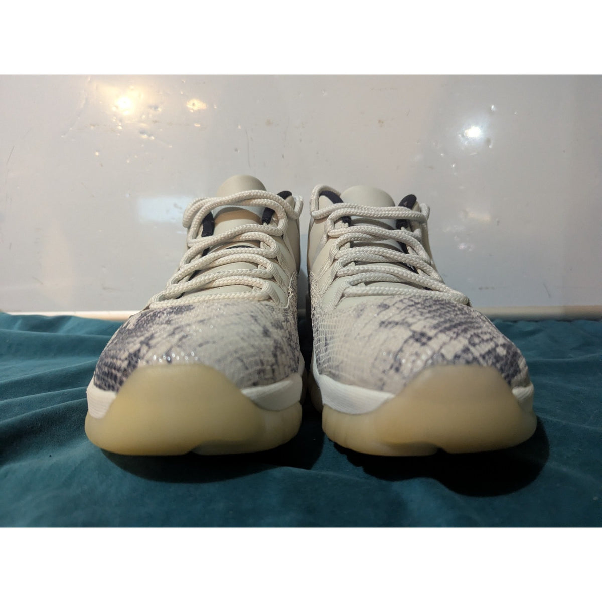 Jordan 11 Retro Low Snake Light Bone cd6846002 Size 11