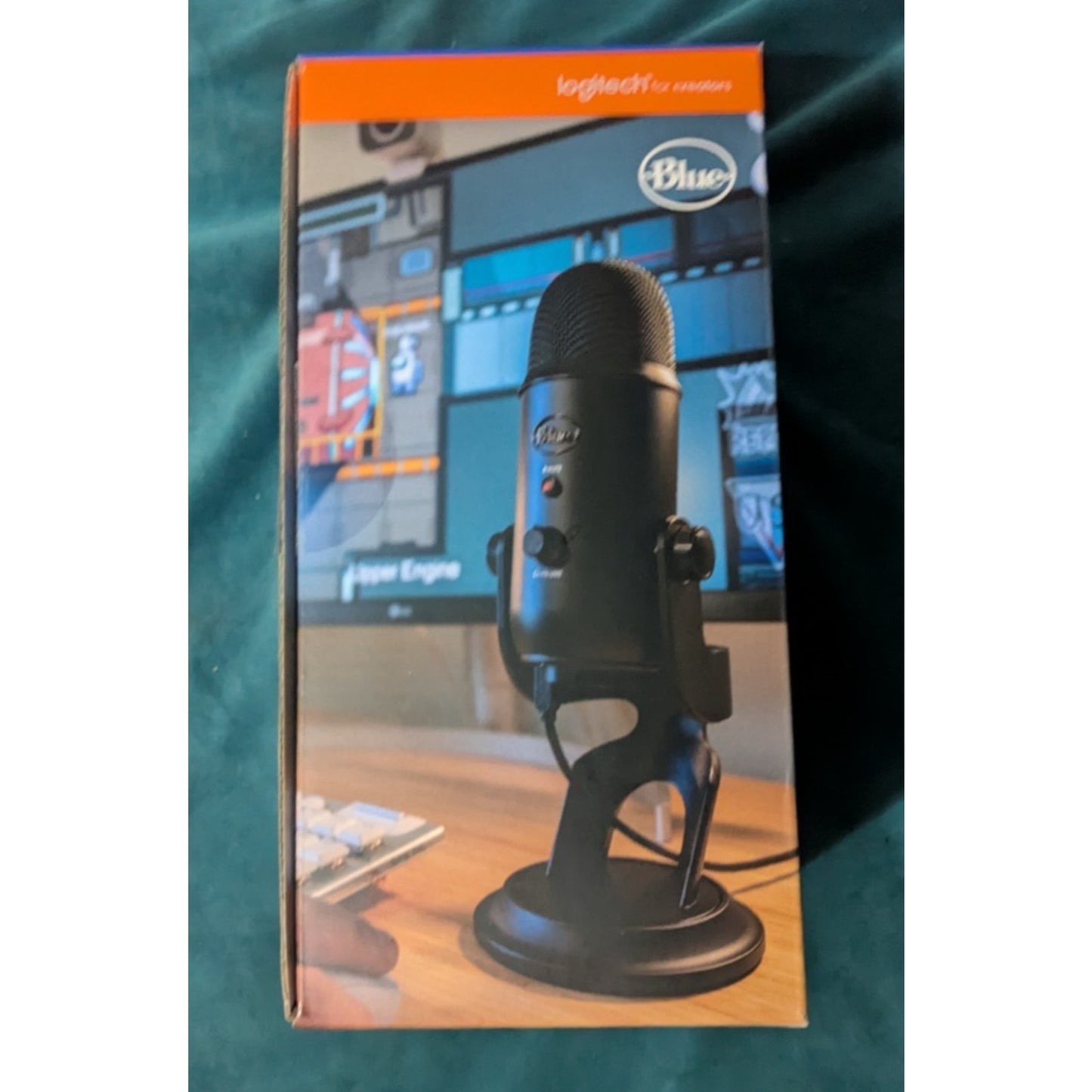 Logitech Blue Yeti USB Premium Multi-Pattern USB Microphone