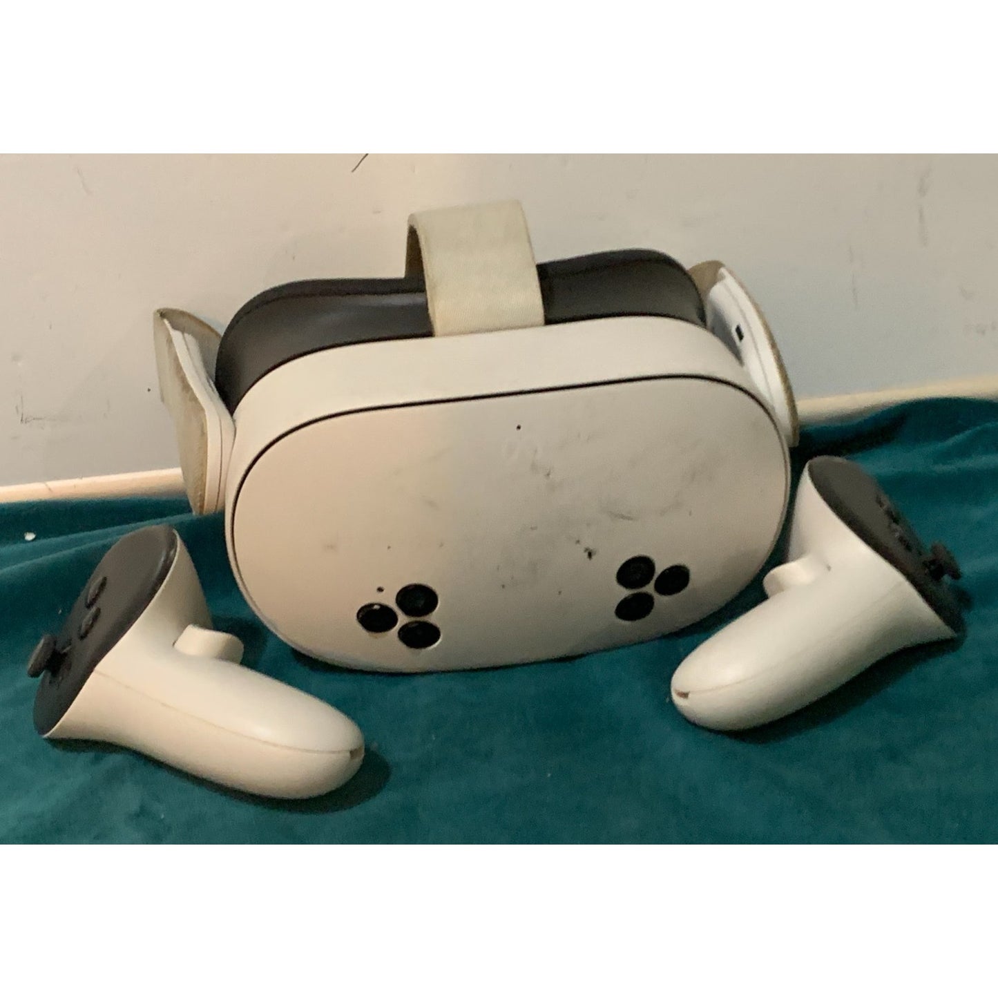 Meta Quest 3S 128GB Standalone All-in-One VR Headset