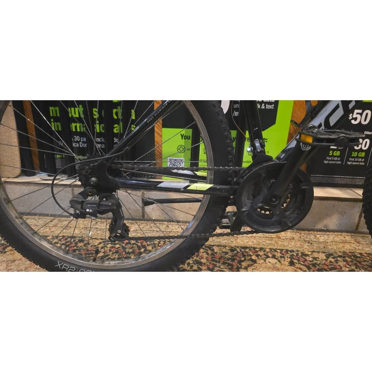Schwinn Ranger Mountain Bike / 26" Wheels / 17" Frame / 21-Speed /