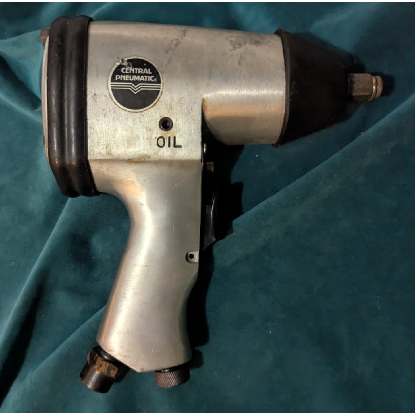 Central Pneumatic 1/2" Air Impact Wrench