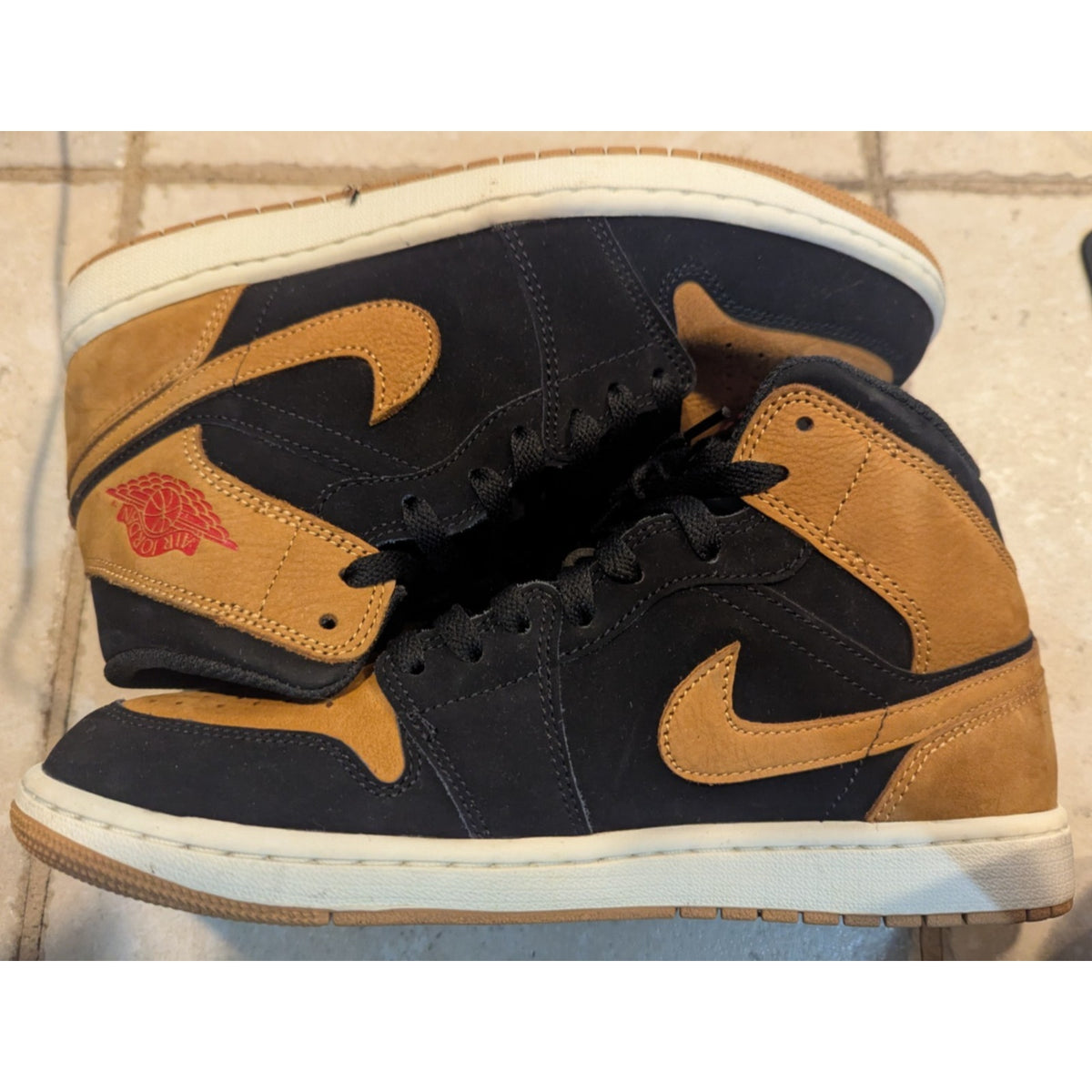 Jordan 1 Mid SE Black Flax Size 9 HV4091-002