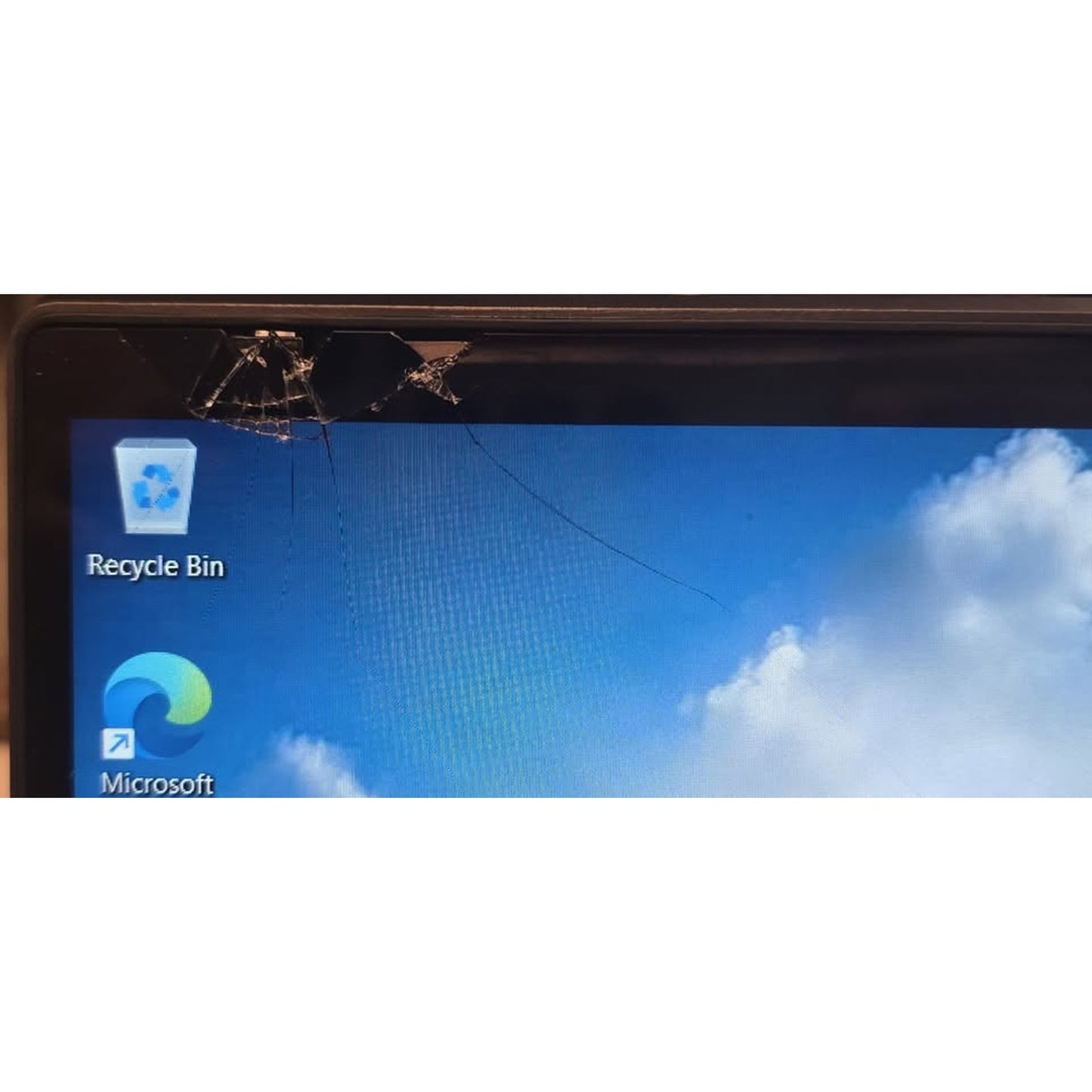 Lenovo Ideapad Flex 5 Laptop / Intel Core I5-1135G7 / 256SSD / 8GB Ram / (CRACKED)