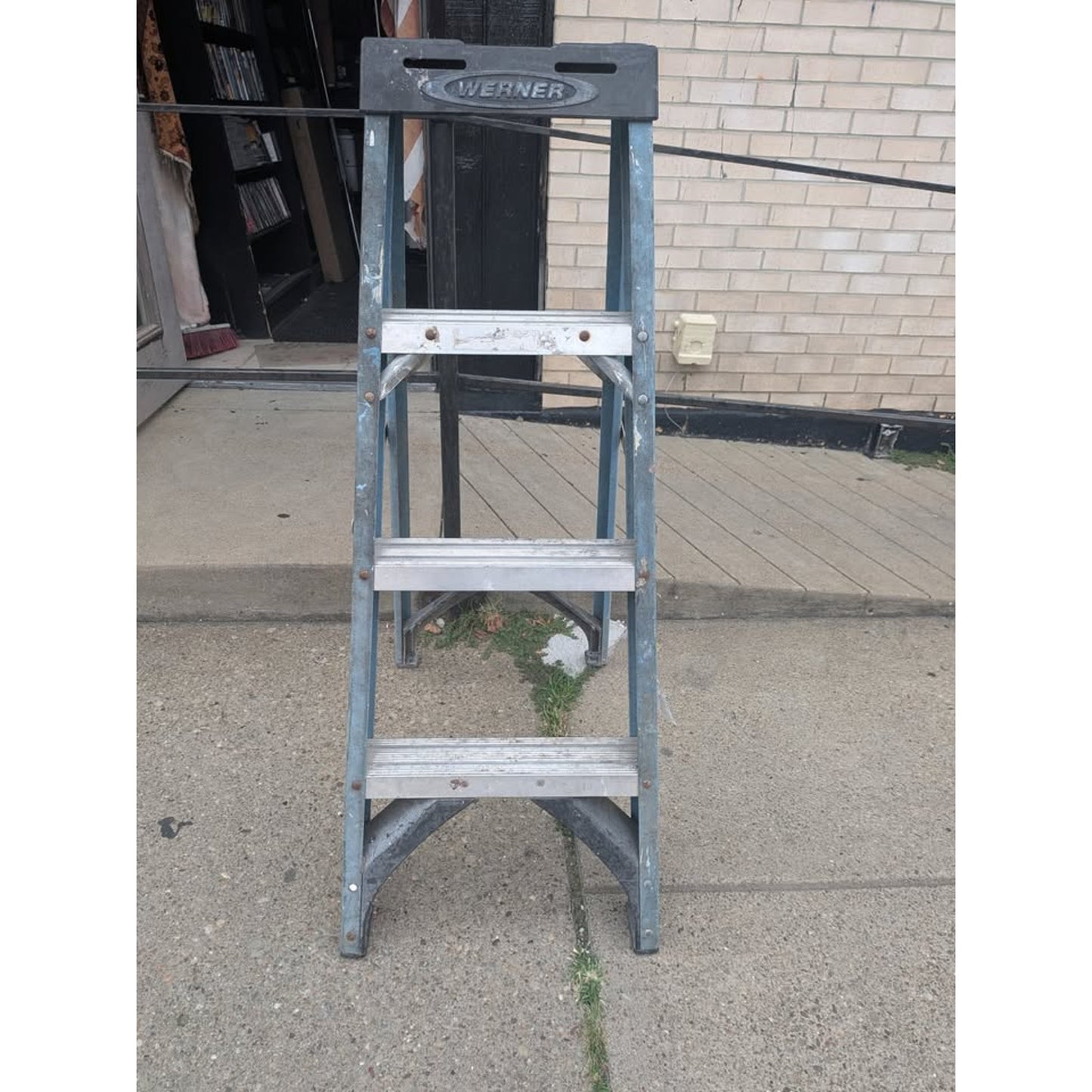 Werner 4 Step Ladder / Light Blue