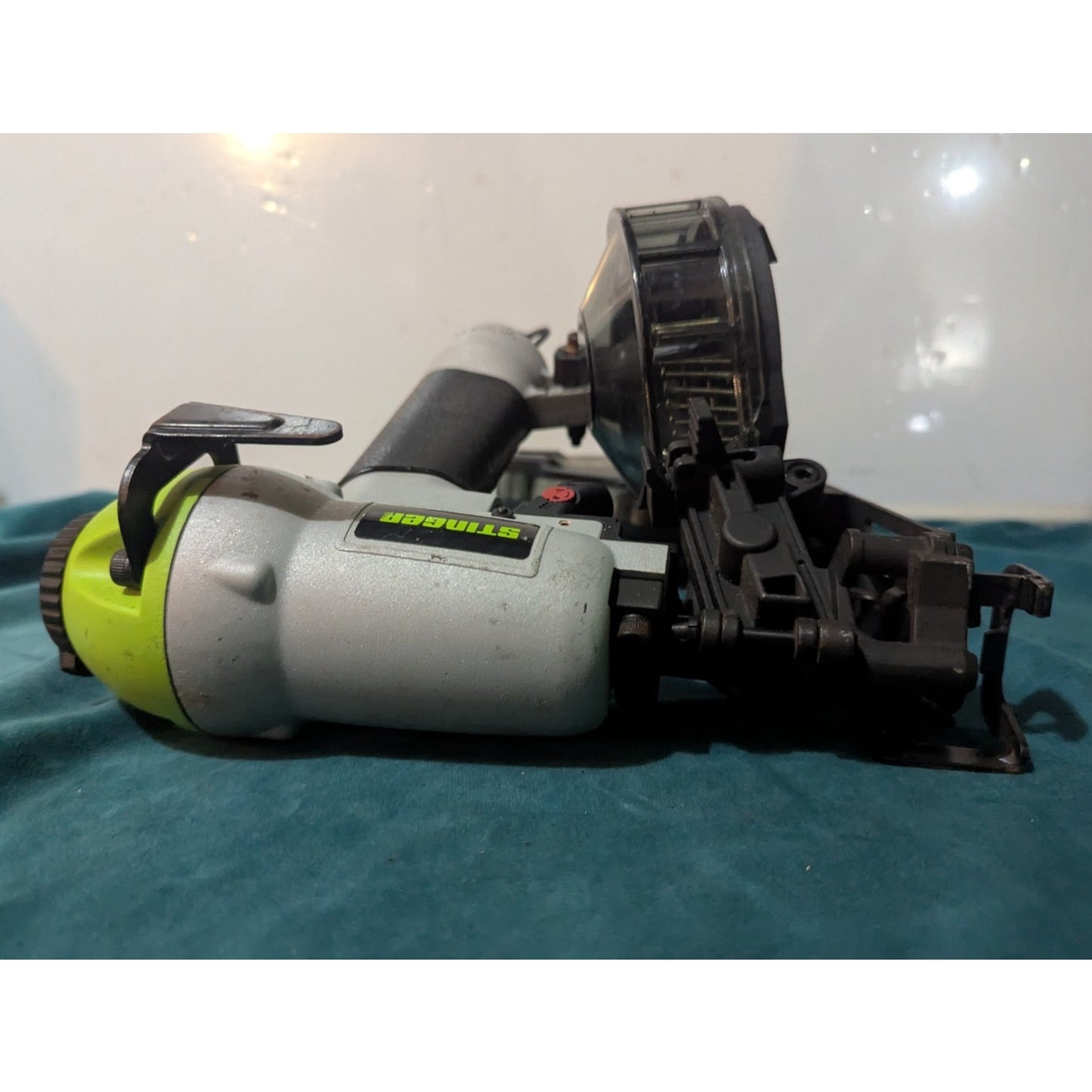 Stinger CN100B Pneumatic Cap Nailer 1 15-Degree Pneumatic Roofing Nailer
