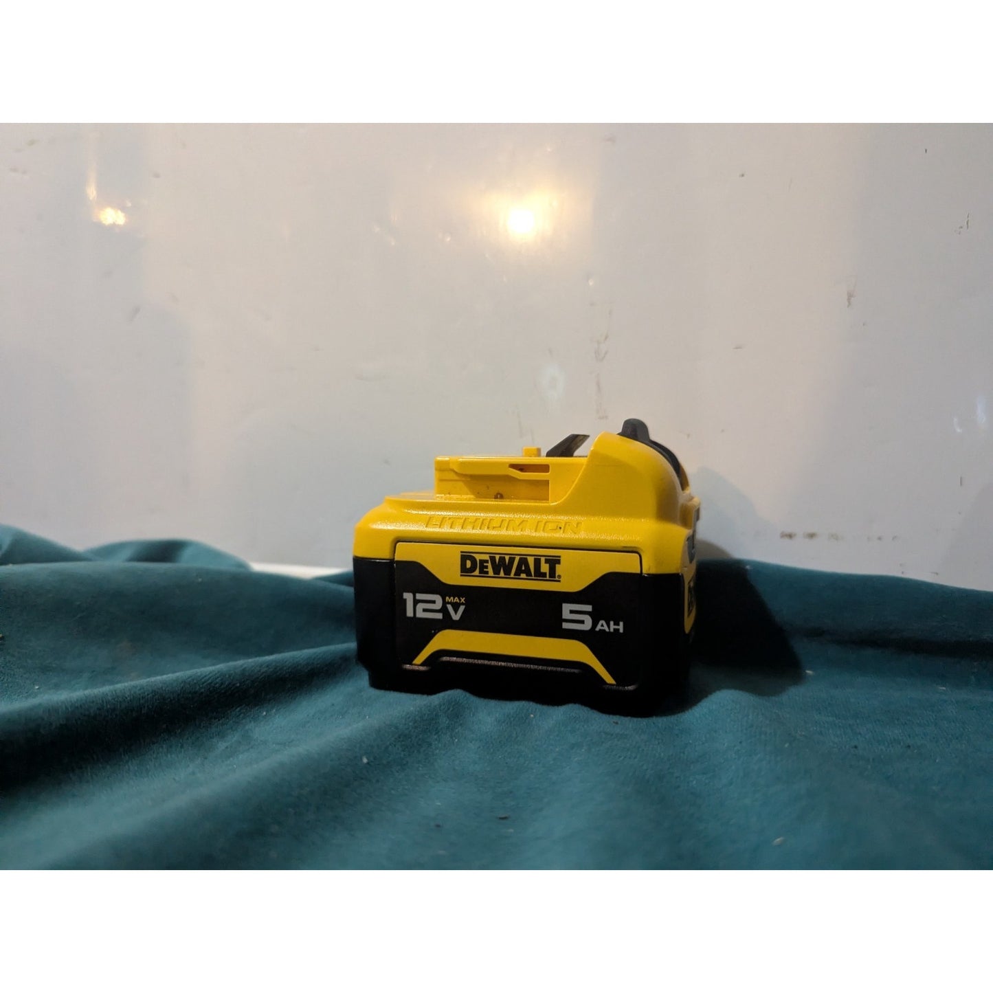DEWALT DCB126 12V MAX* 5.0Ah Lithium Ion Battery