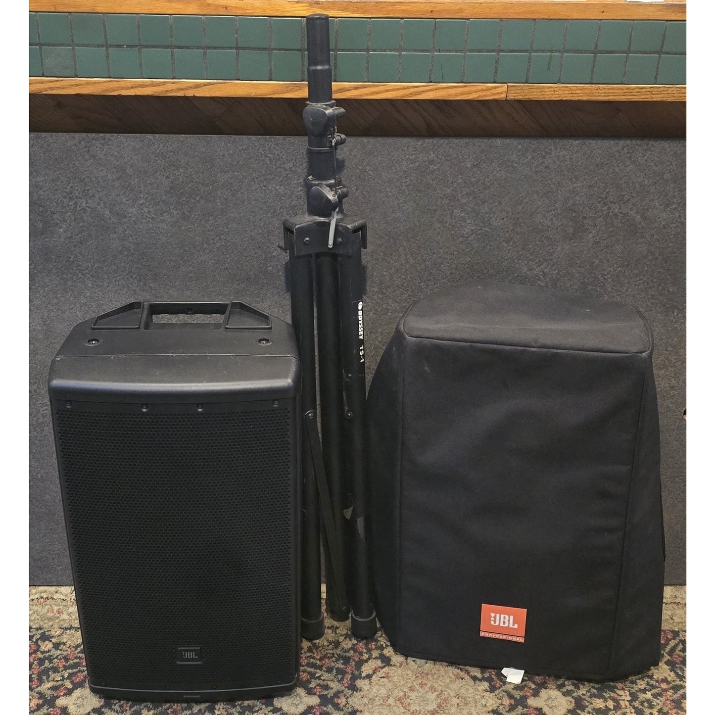 JBL EON612 12" 1000W Powered 2-Way Loudspeaker w/ Bluetooth + Cover + Stand