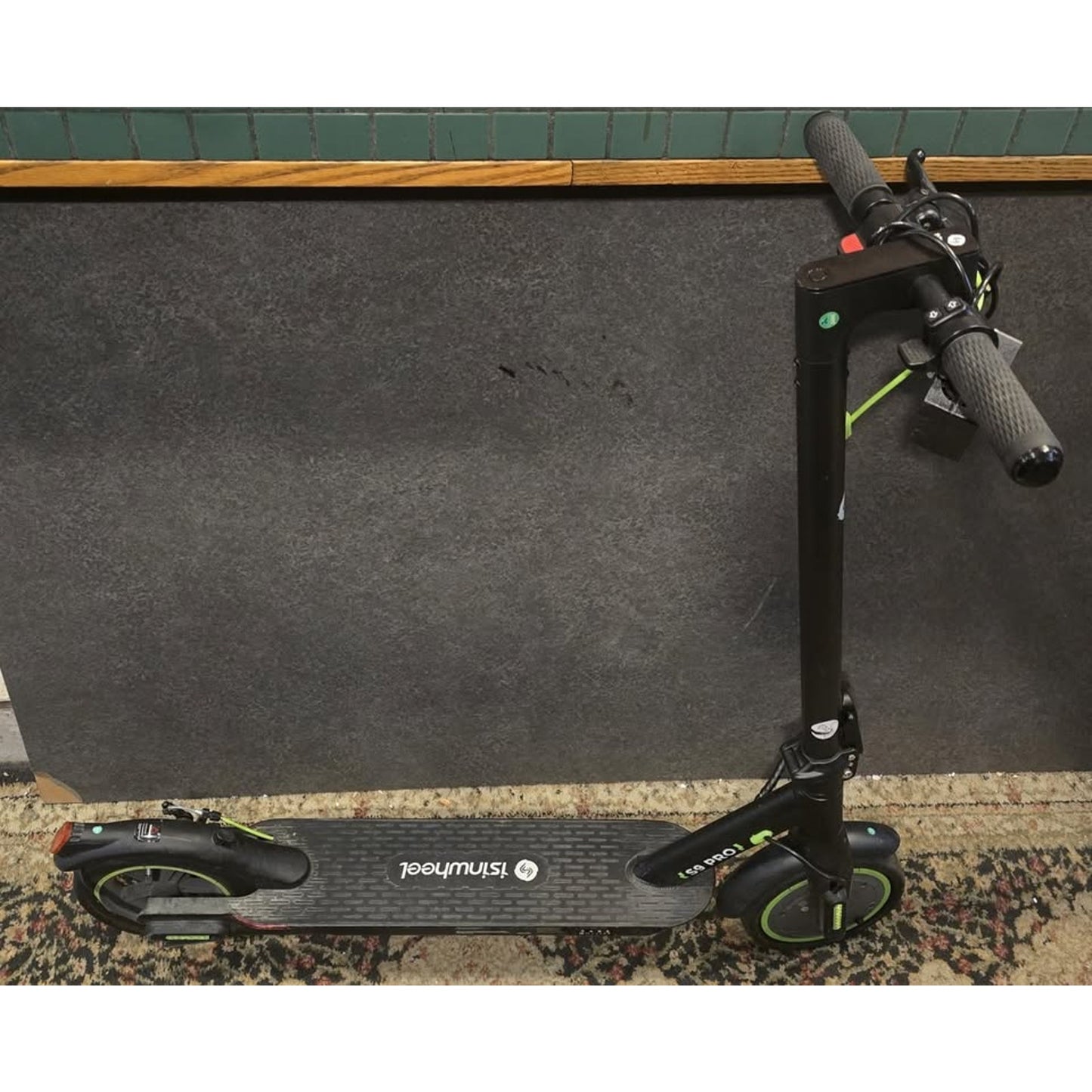 Ishinwheel S9 Pro Electric Scooter / 350W Motor / 20Mi Range / 20MPH /