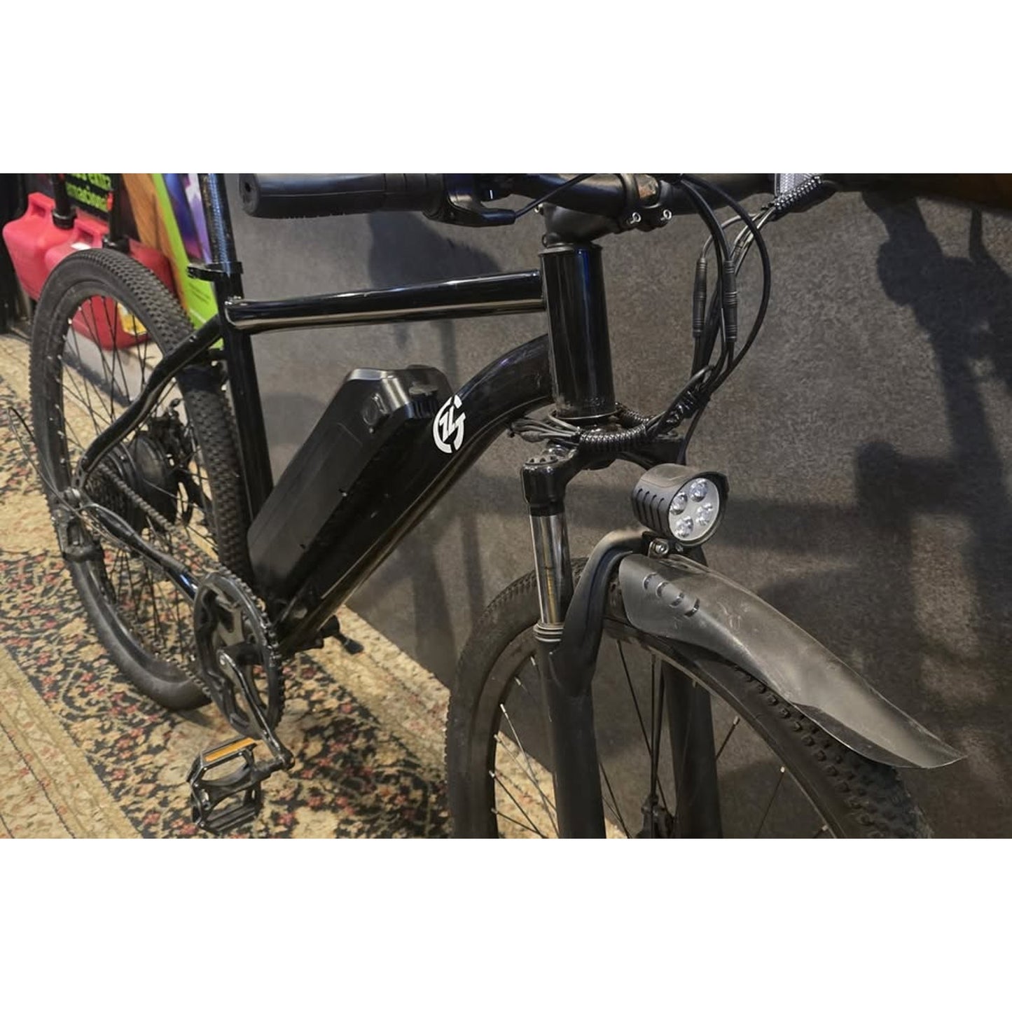 ZLG Commutor Electric Bike / 27.5" Wheels / 18.5" Frame / 7-Speed /