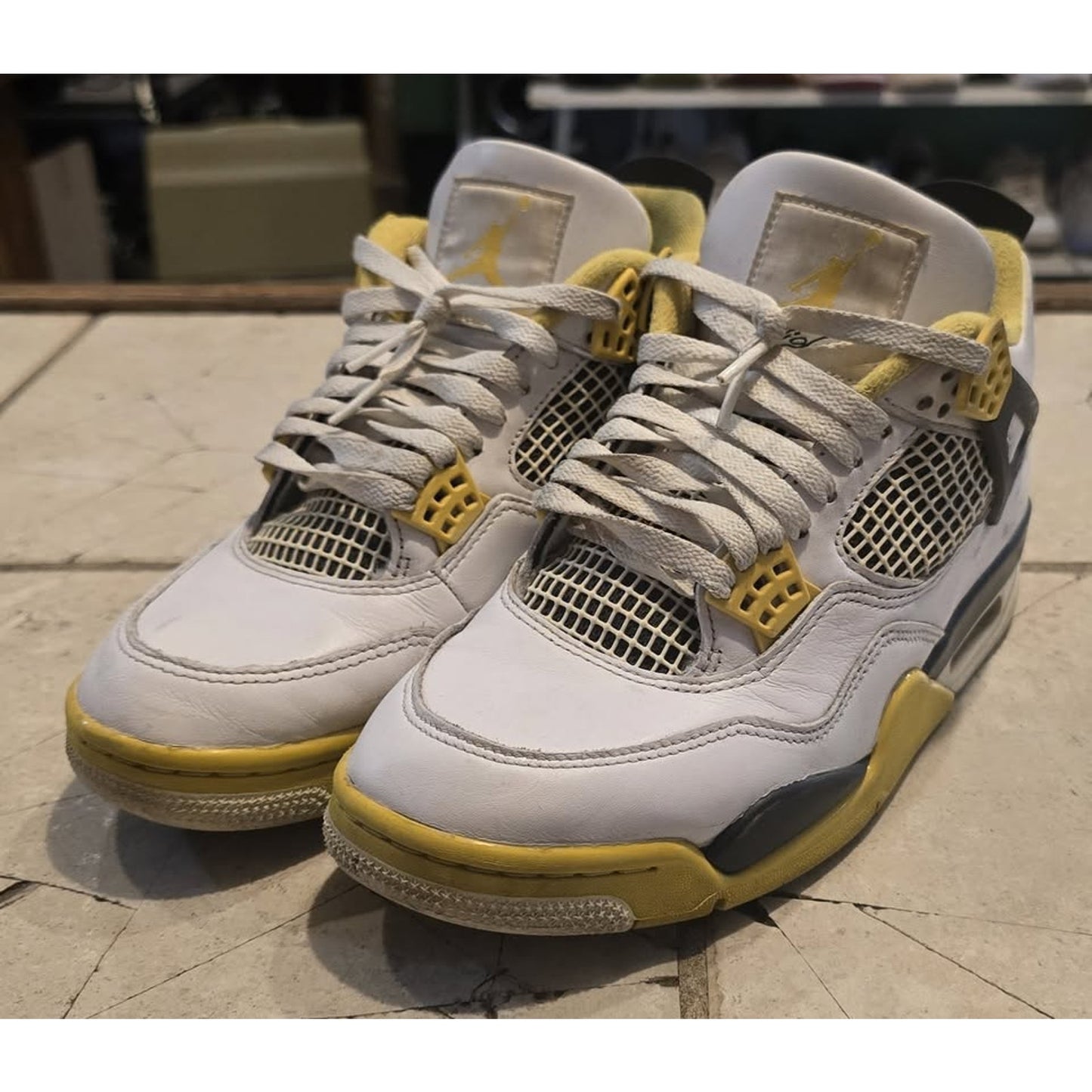 Nike Air Jordan 4 Retro "Vivid Sulfur" / AQ9129-101 / 8W /
