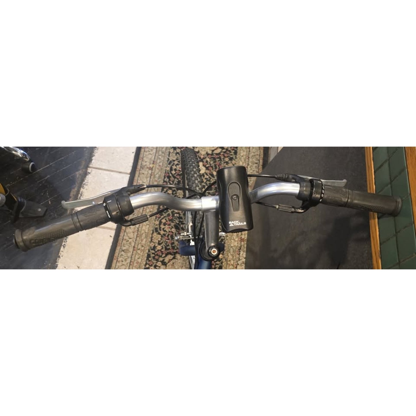 Trek 820 Mountian Track Mountian Bike / 26" Wheels / 17" Frame / 21-Speed /