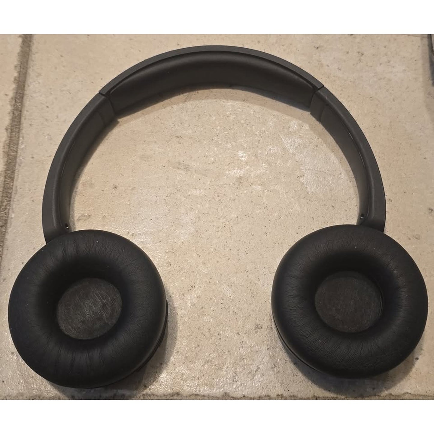 Sony Wireless BT Over Ear Headphones / WH-CH520 /