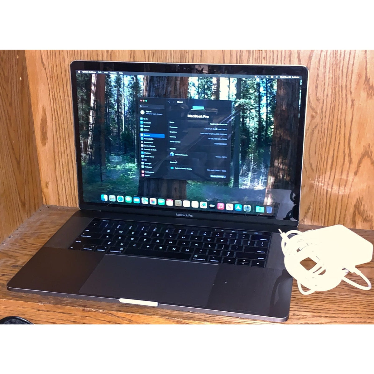 2018 Apple MacBook Pro 15" i7 2.8GHz 16GB RAM 512GB SSD Silver A1990