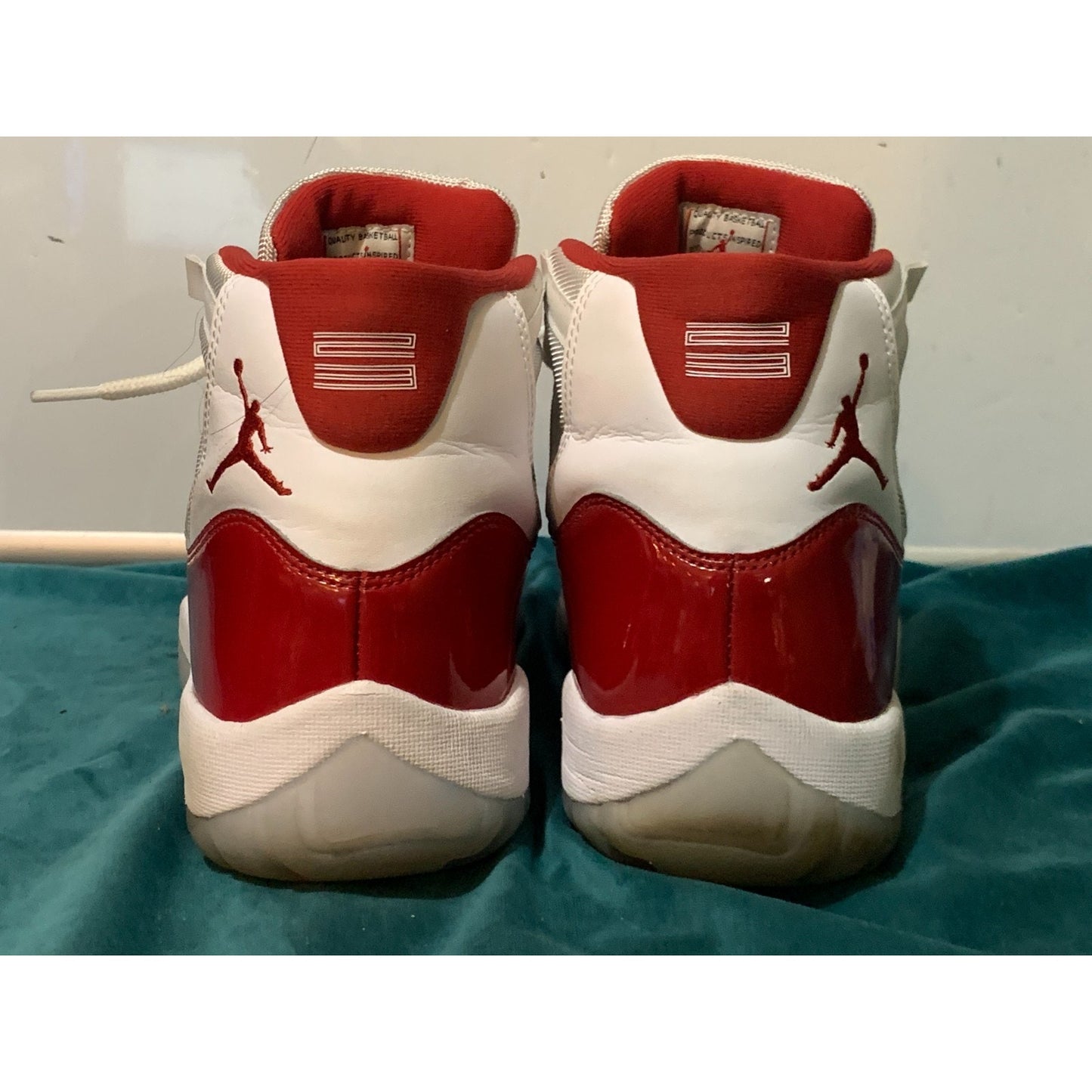 Nike Air Jordan 11 Retro Cherry Red White Mens Size 11 CT8012-116