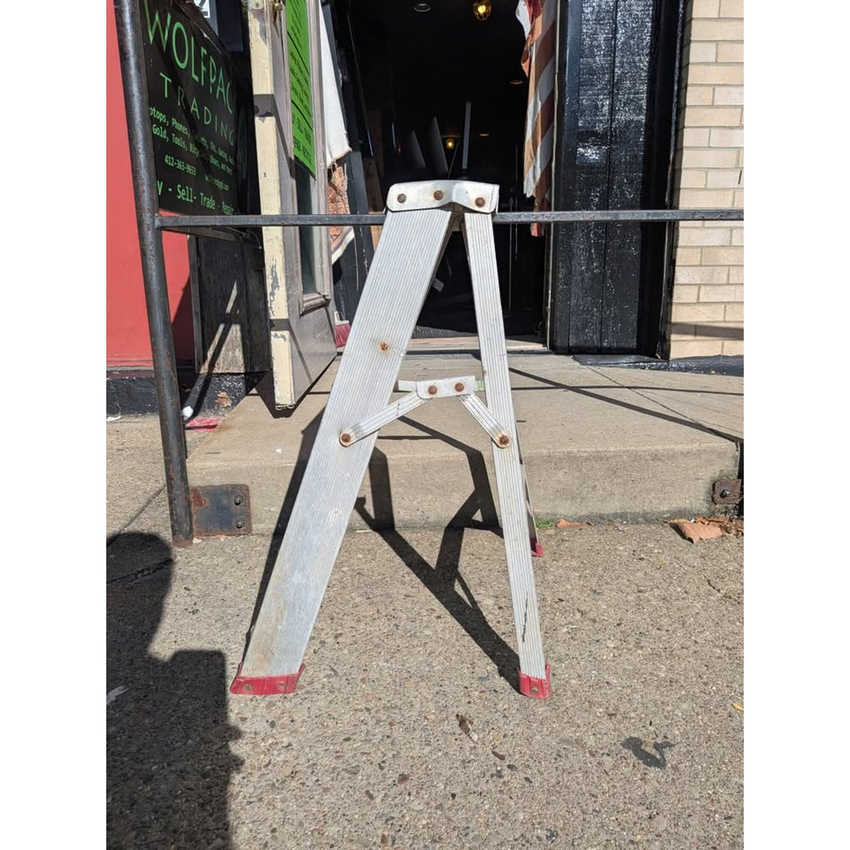 3 Step Ladder / Silver