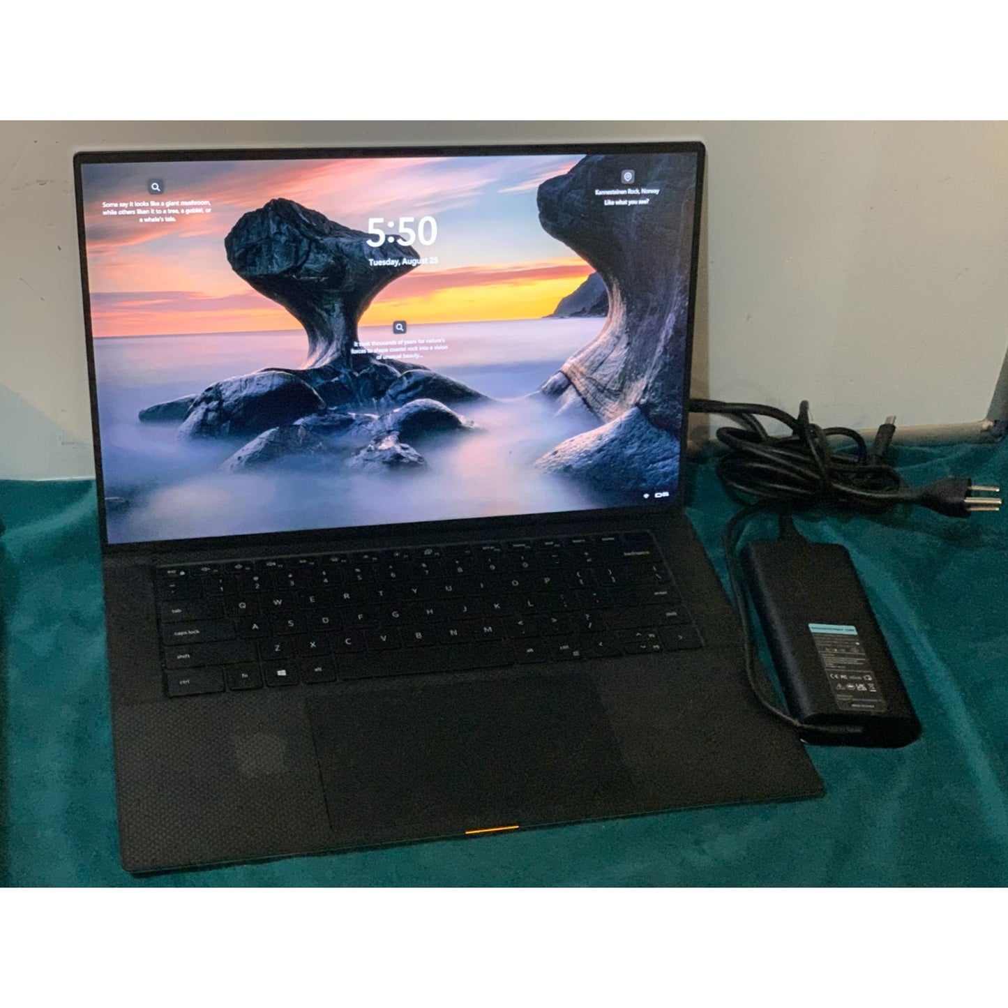 Dell XPS 15 9510 i7-11800H, 16GB, 512GB, RTX 3050 Ti, Win 11 With Charger