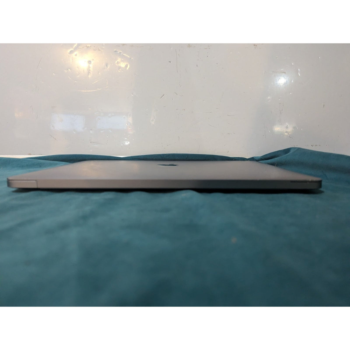 2020 Apple MacBook Air A2179 13" Intel Core I3 Iris Plus Graphics 250SSD 8Ram